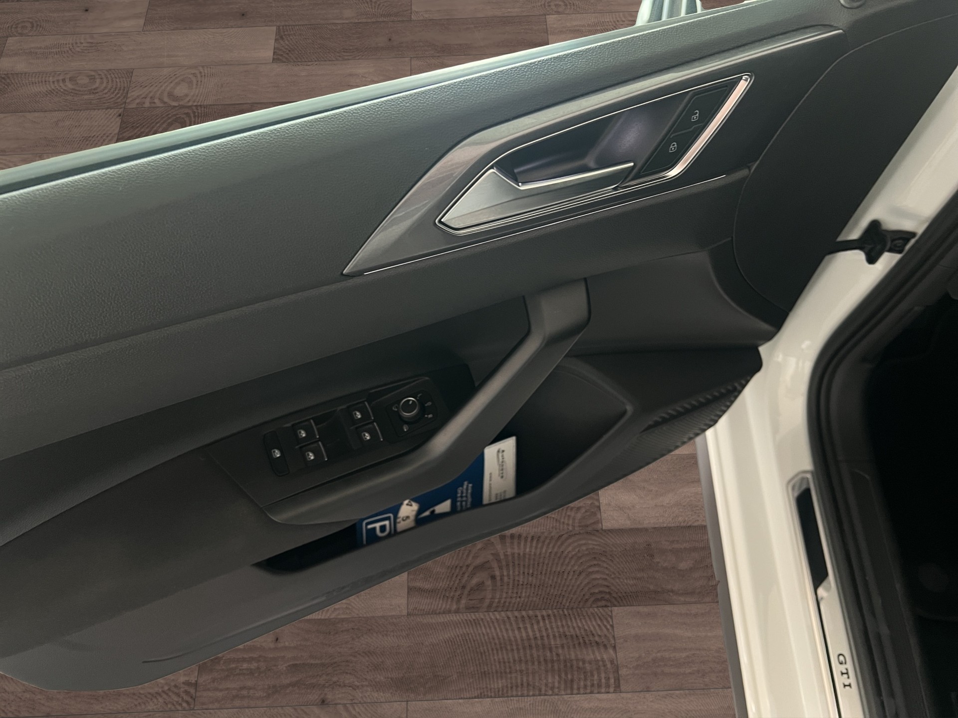 VW Polo 2.0 TSI GTI DSG-image-8