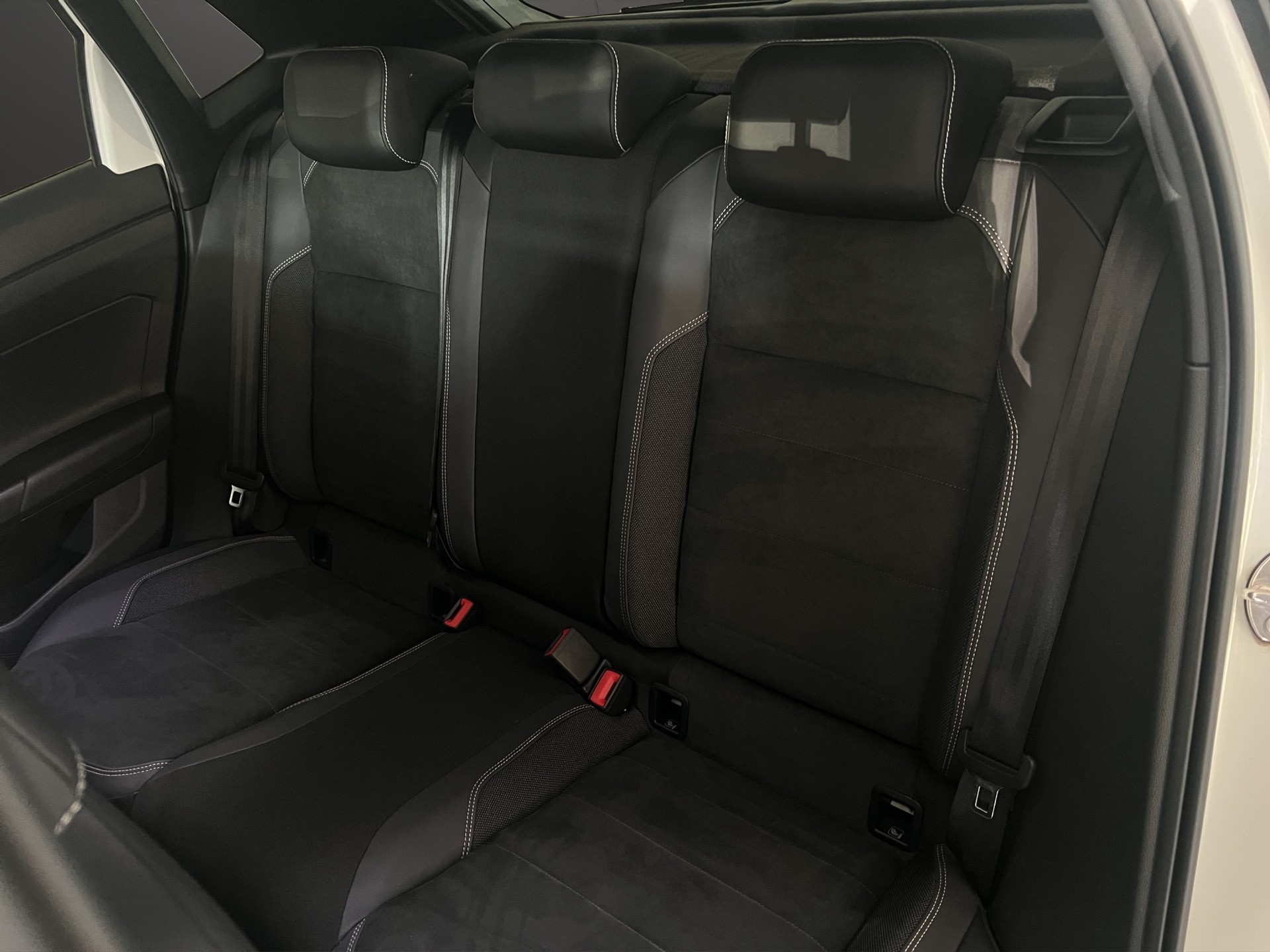 VW Polo 2.0 TSI GTI DSG-image-9