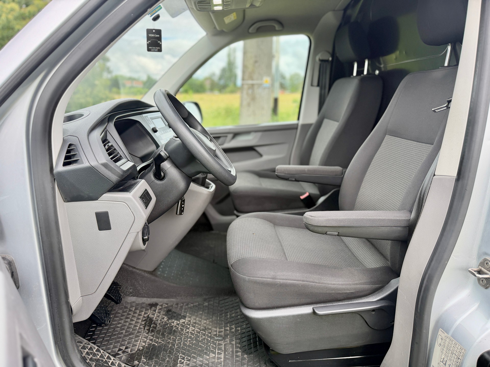 VW T6.1 2.0 TDI 4Motion-image-7