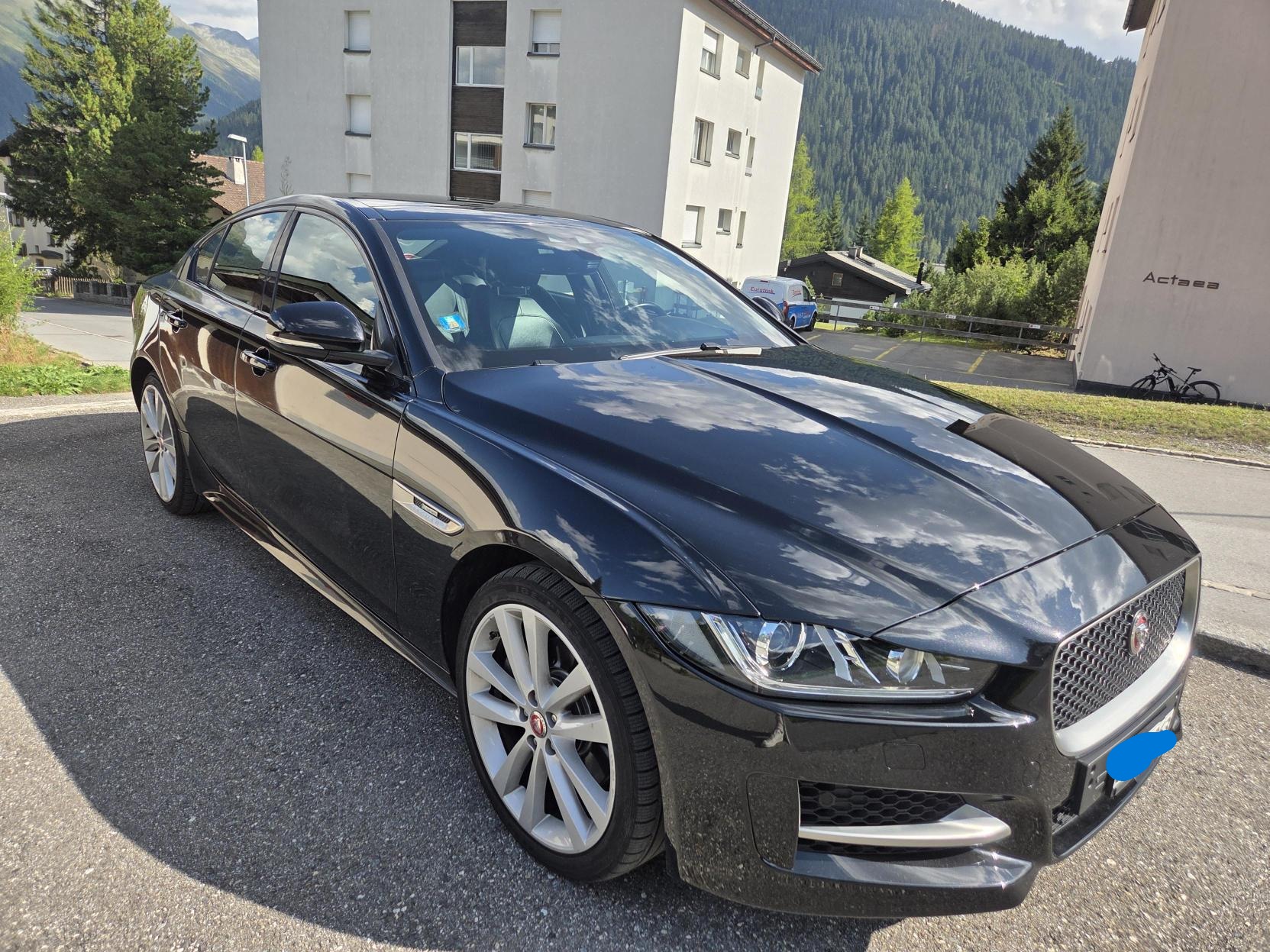 JAGUAR 2.0 D 180 R-Sport AWD-image-0