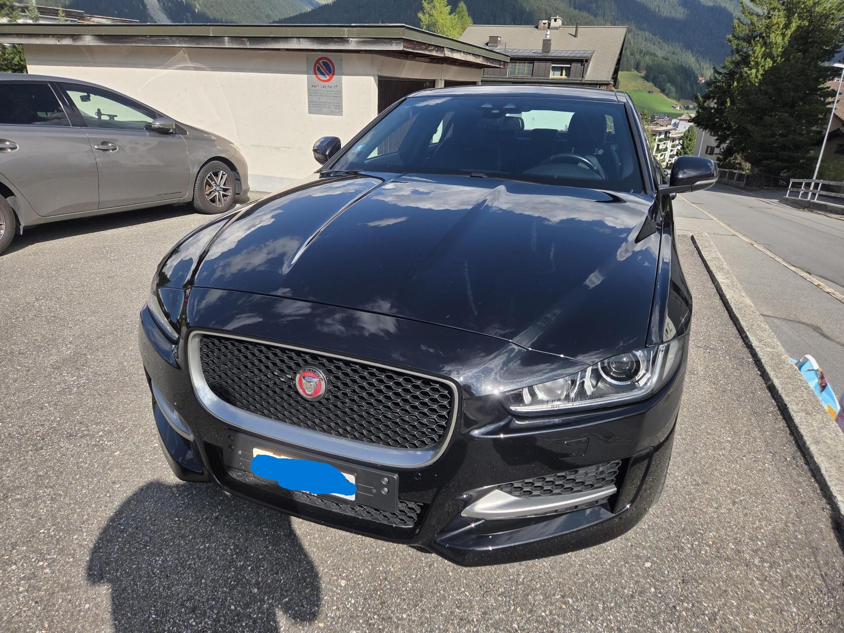 JAGUAR 2.0 D 180 R-Sport AWD-image-2