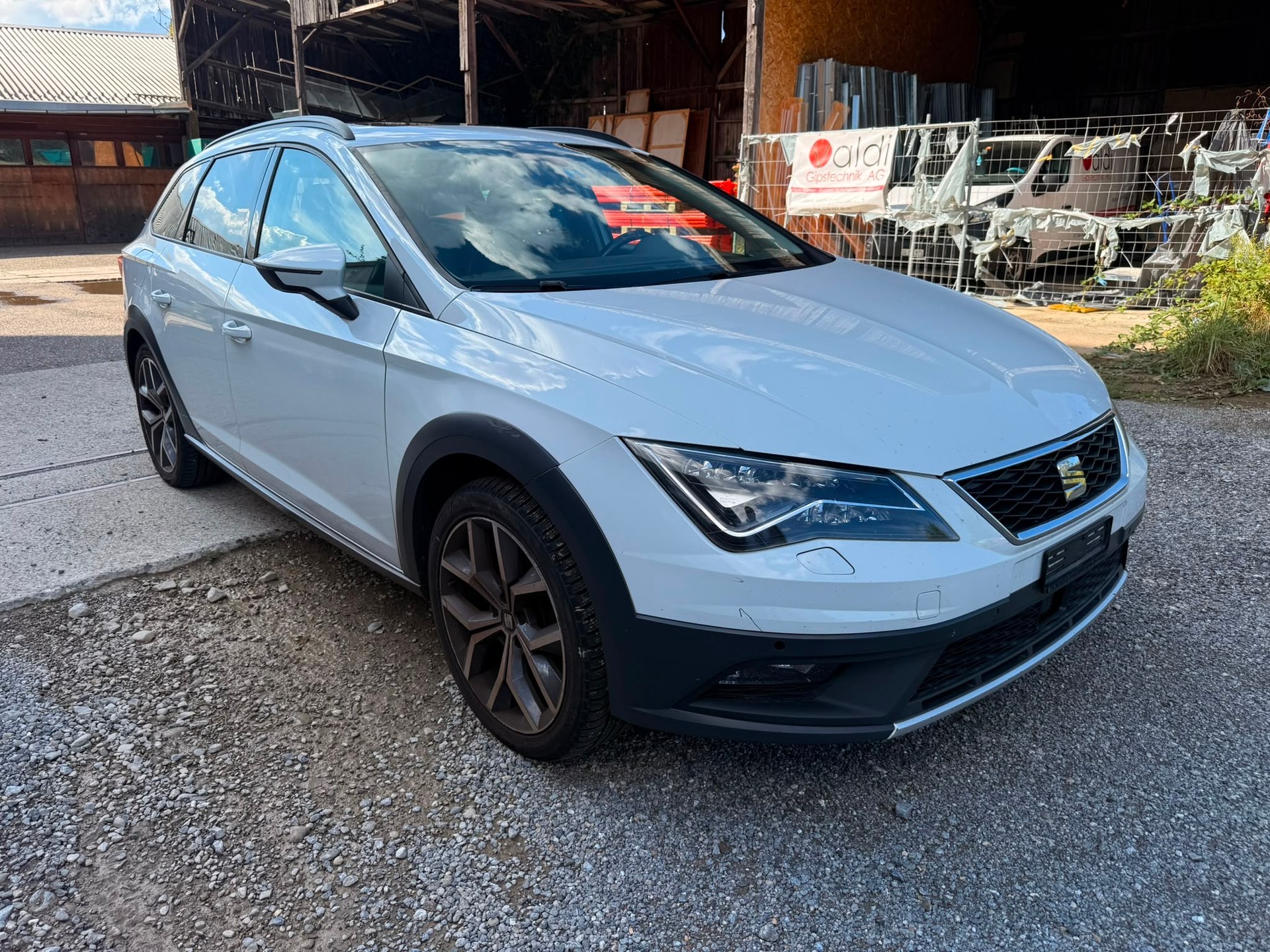 SEAT Leon ST 2.0 TDI CR X-Perience 4Drive DSG-image-1