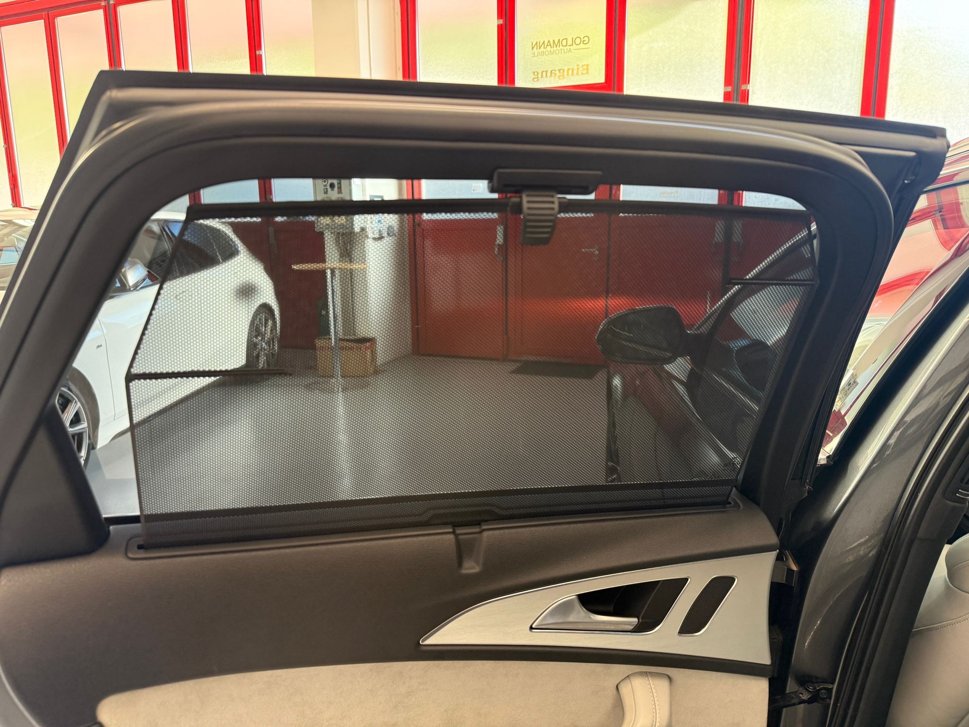 AUDI A6 Avant 3.0 TDI V6 quattro S-tronic-image-13