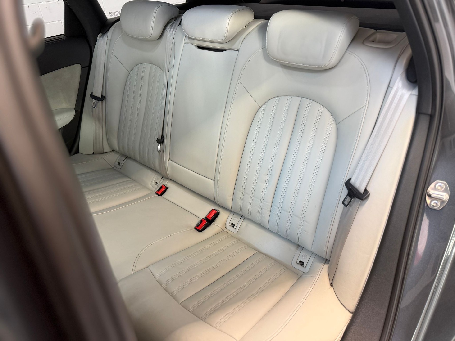 AUDI A6 Avant 3.0 TDI V6 quattro S-tronic-image-14
