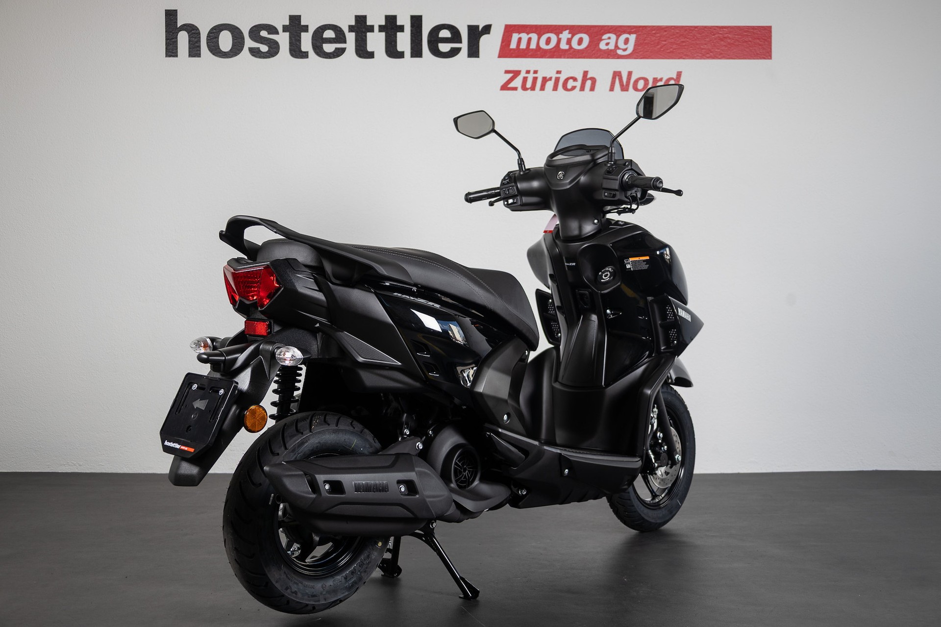 YAMAHA RayZR-showroom-element-2