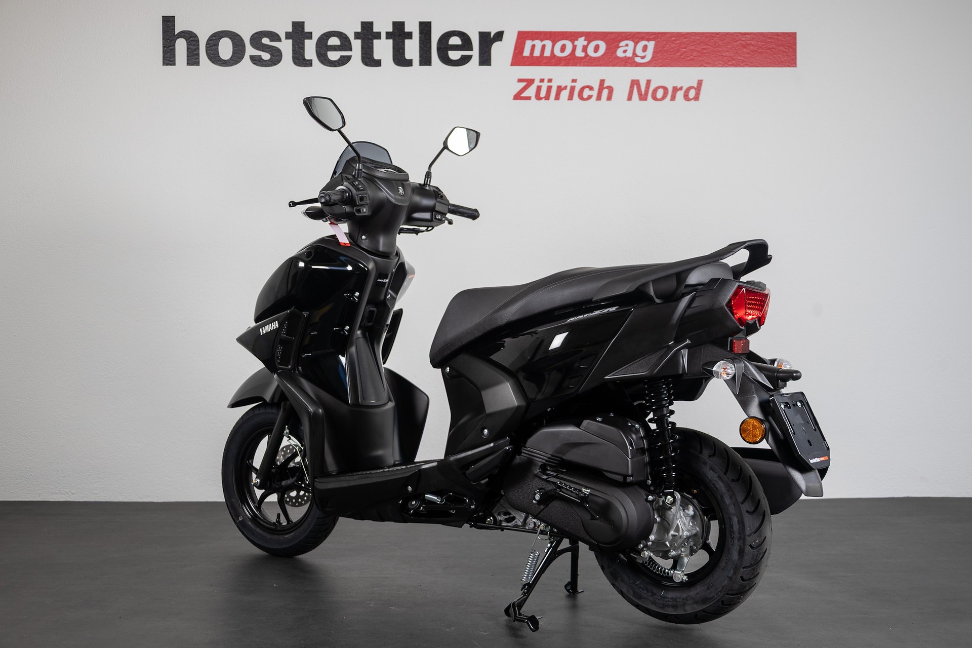 YAMAHA RayZR-showroom-element-3