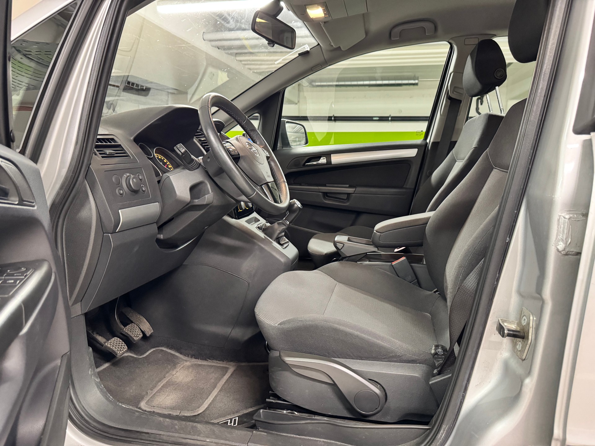 OPEL Zafira 1.8i 16V Enjoy-image-12