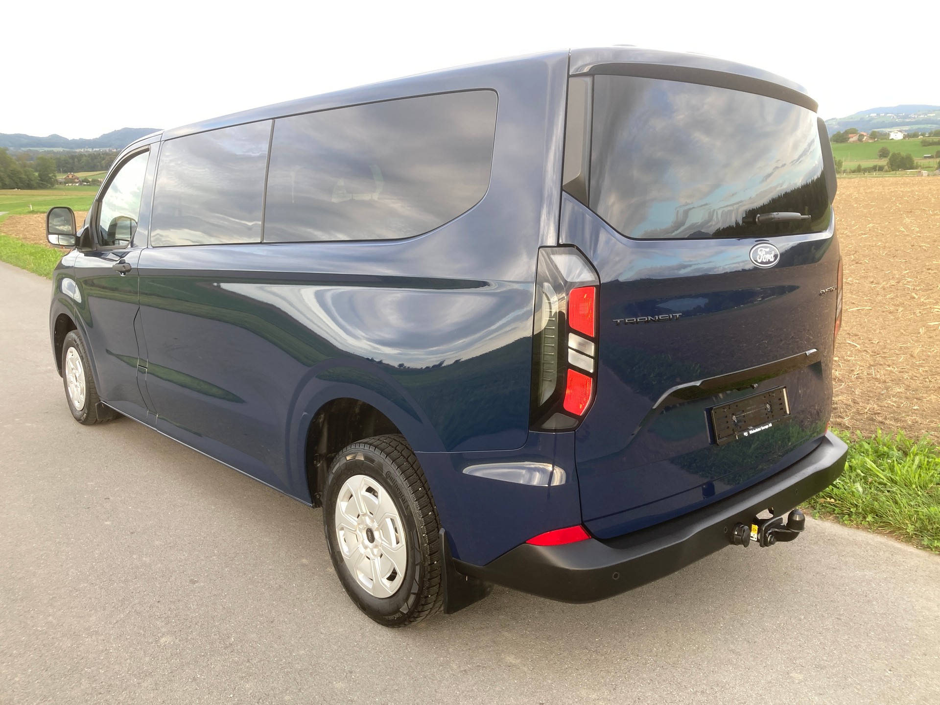 FORD Transit Custom Combi 320 L2H1 Trend Automat mit Anhängerkupplung-image-3