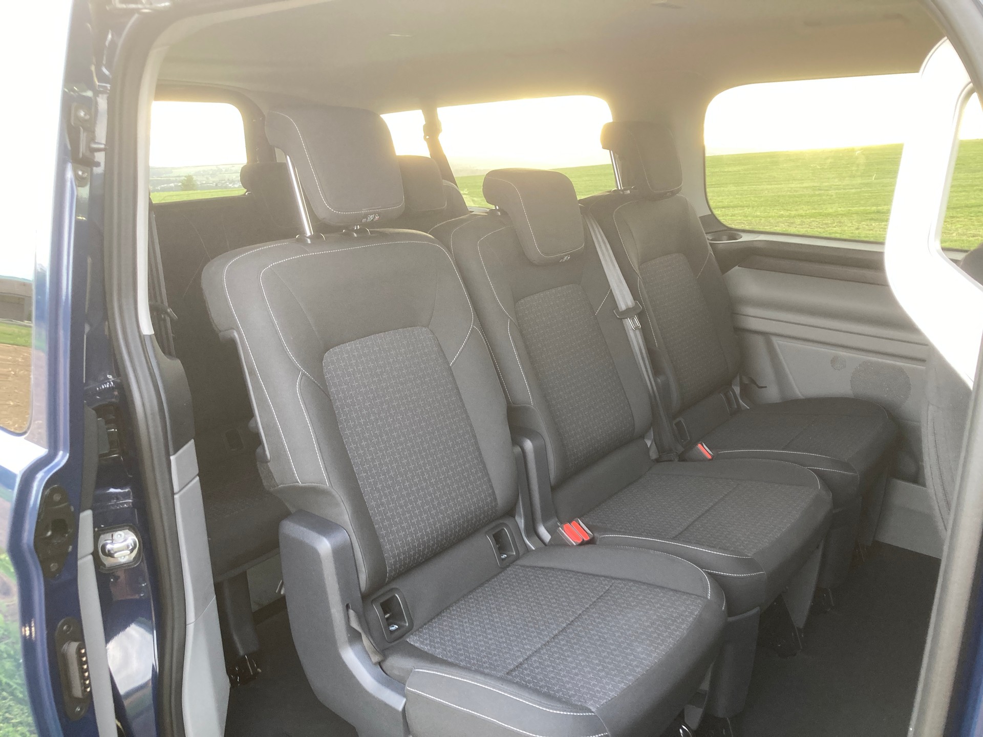 FORD Transit Custom Combi 320 L2H1 Trend Automat mit Anhängerkupplung-image-8