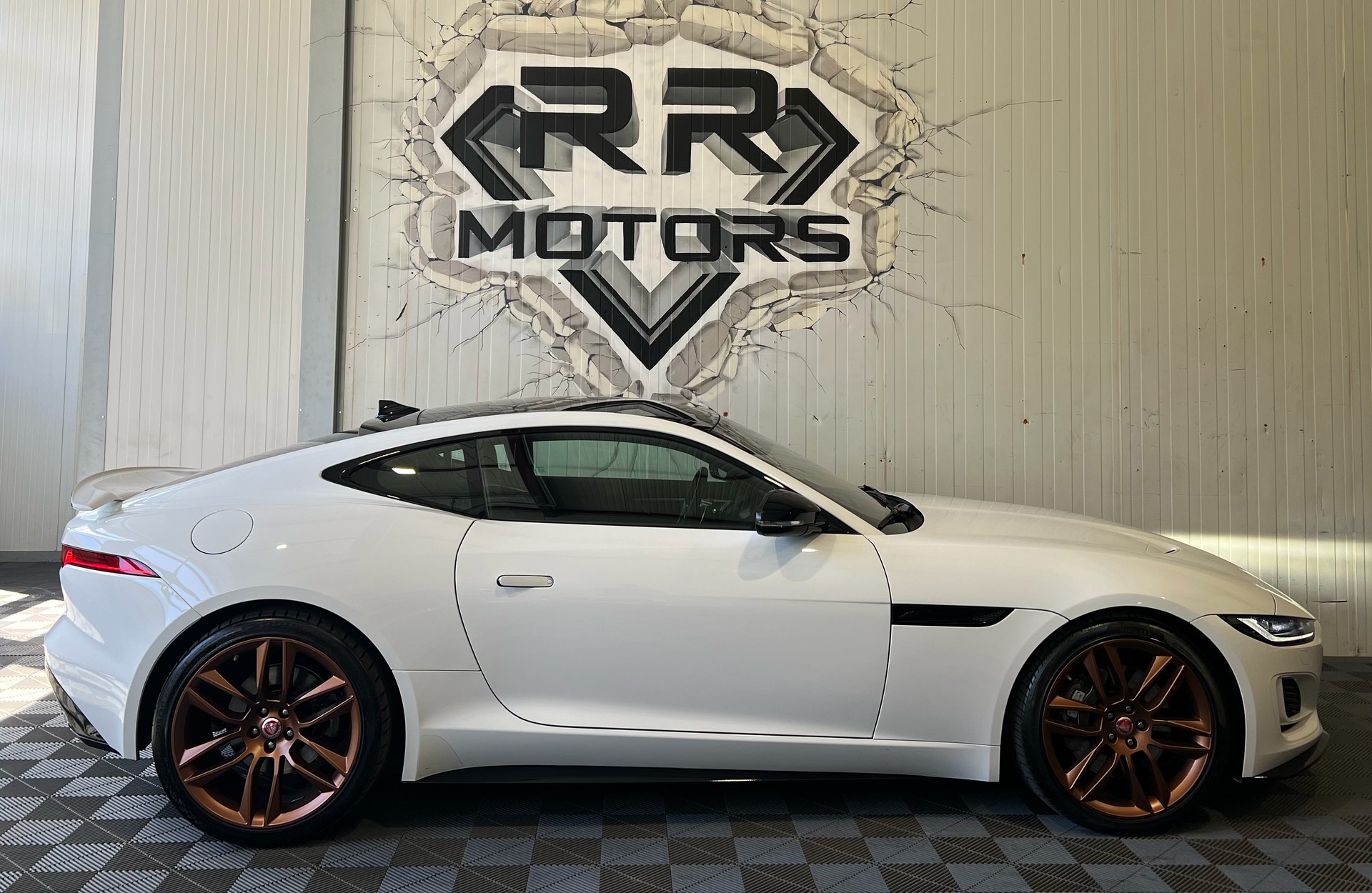 JAGUAR F-Type Coupé 2.0 I4 R-Dynamic Automatik-image-5