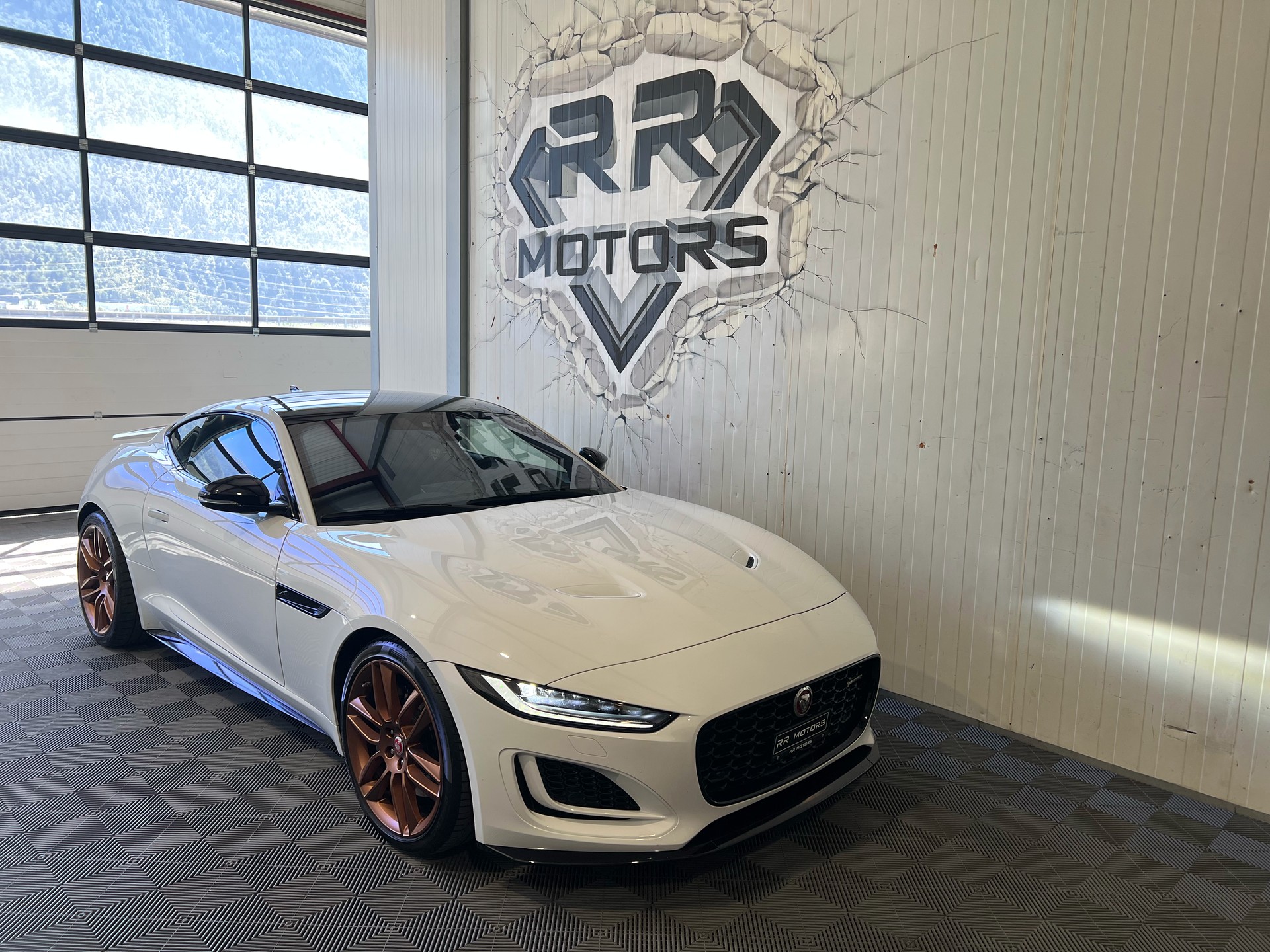 JAGUAR F-Type Coupé 2.0 I4 R-Dynamic Automatik-image-6