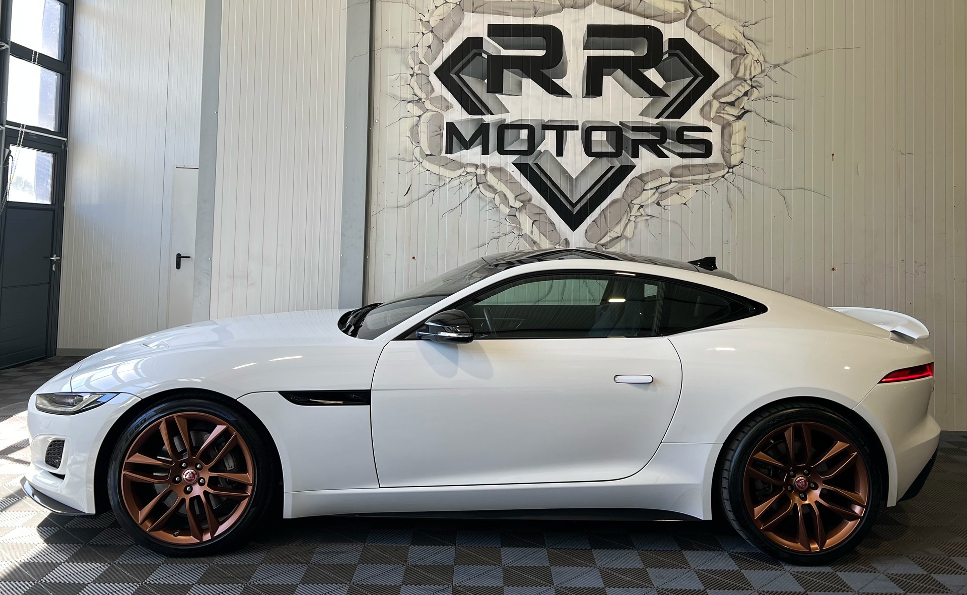 JAGUAR F-Type Coupé 2.0 I4 R-Dynamic Automatik-image-1