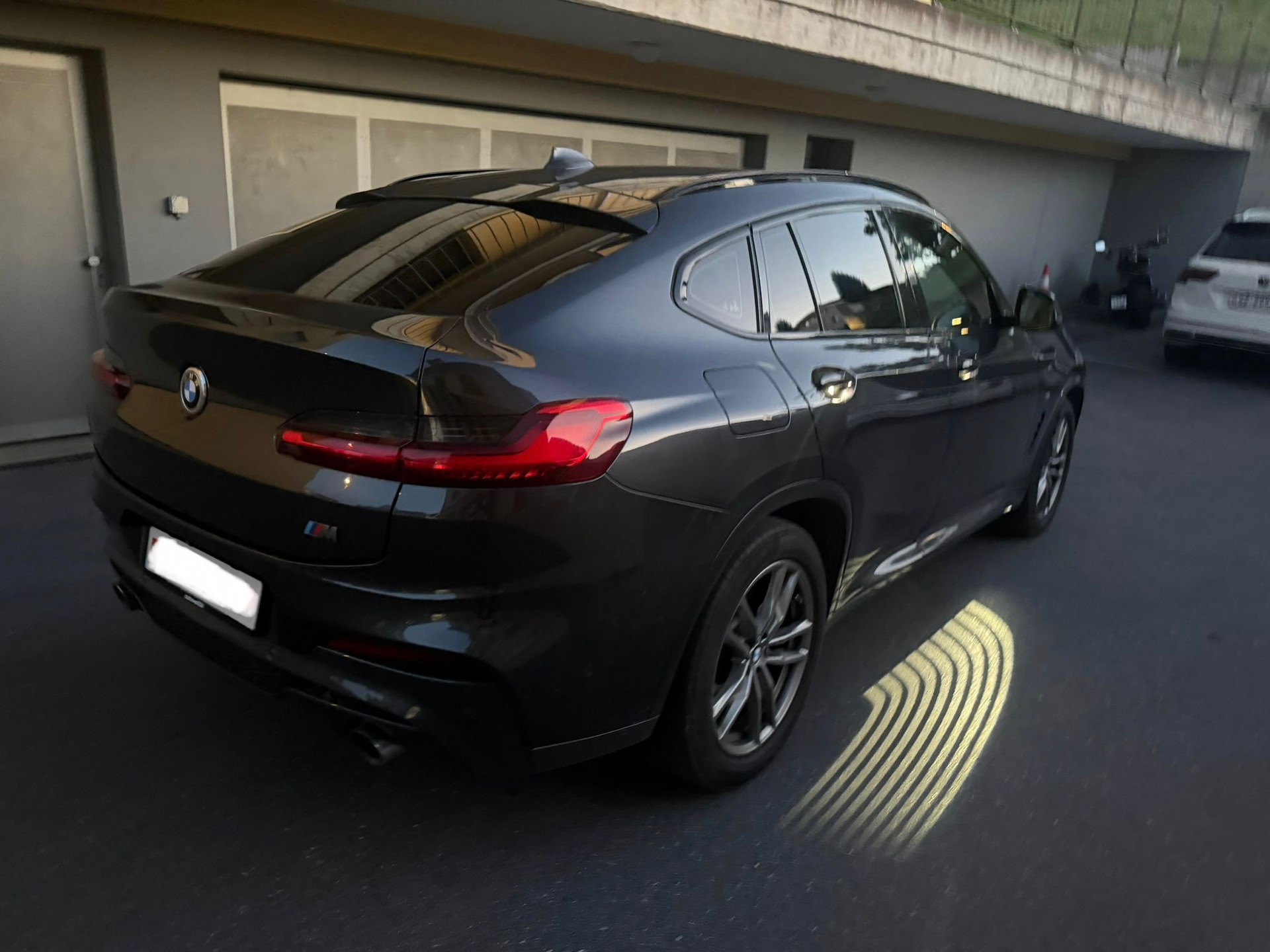 BMW 30d M Sport xDrive-image-1