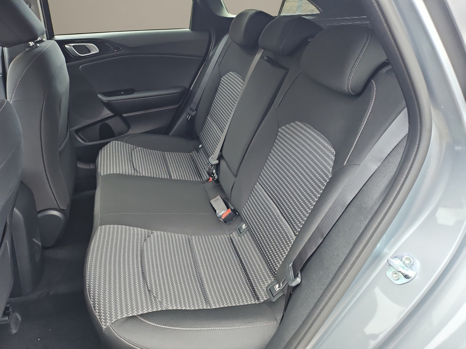 KIA Ceed SW 1.5 T-GDi MHEV Power-image-9