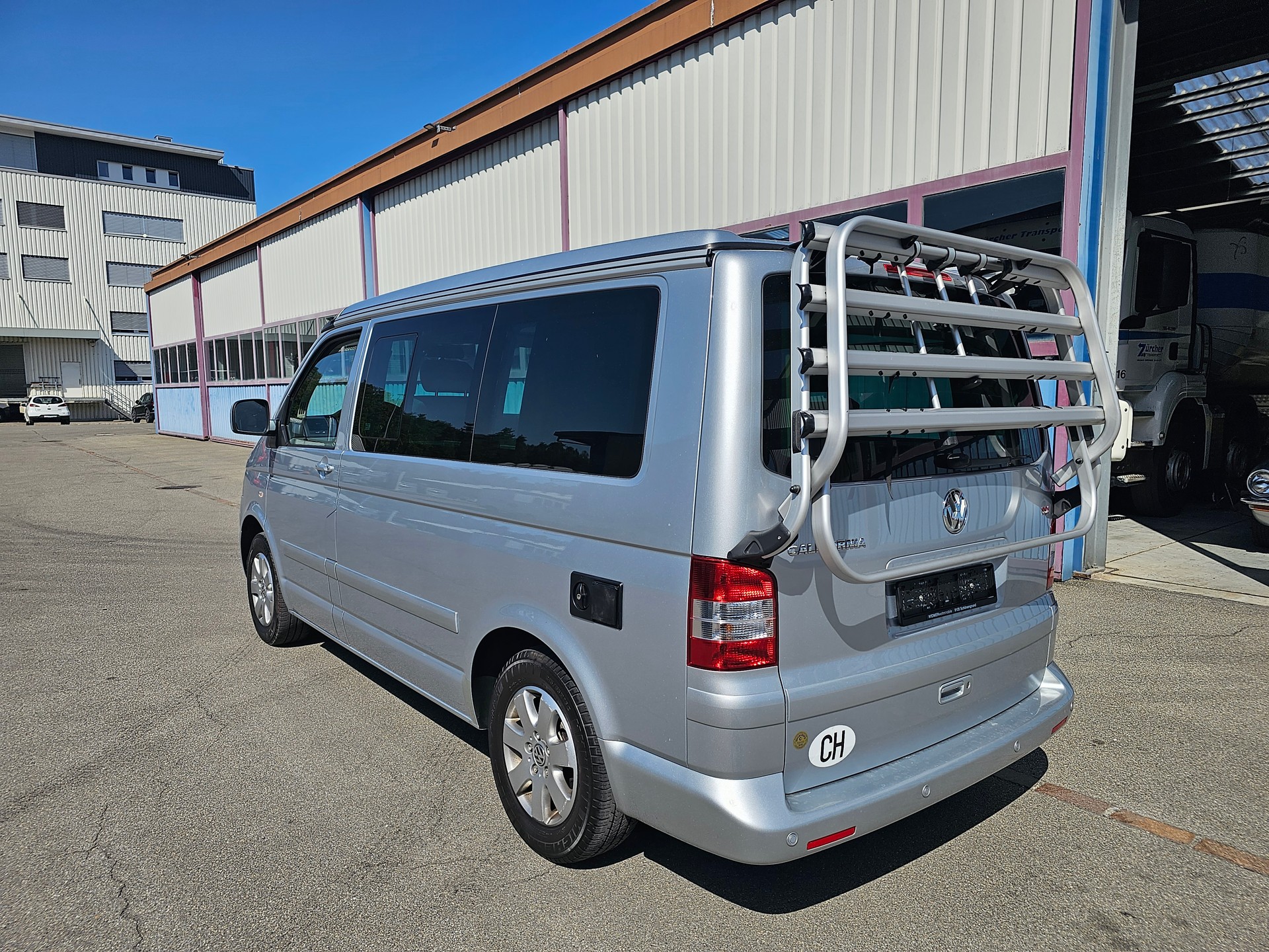 VW T5 California 2.5 TDI Automat-image-6