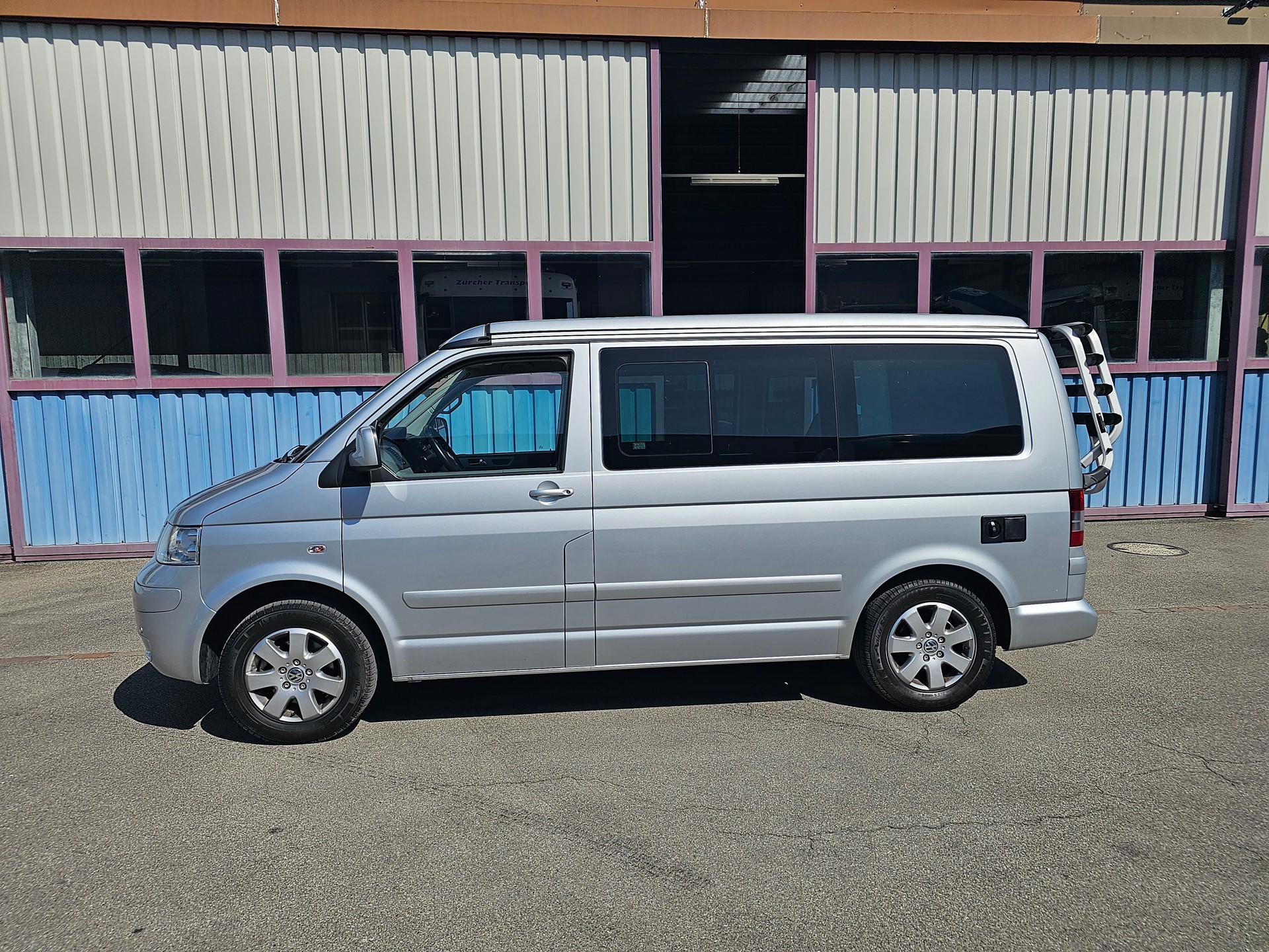 VW T5 California 2.5 TDI Automat-image-4