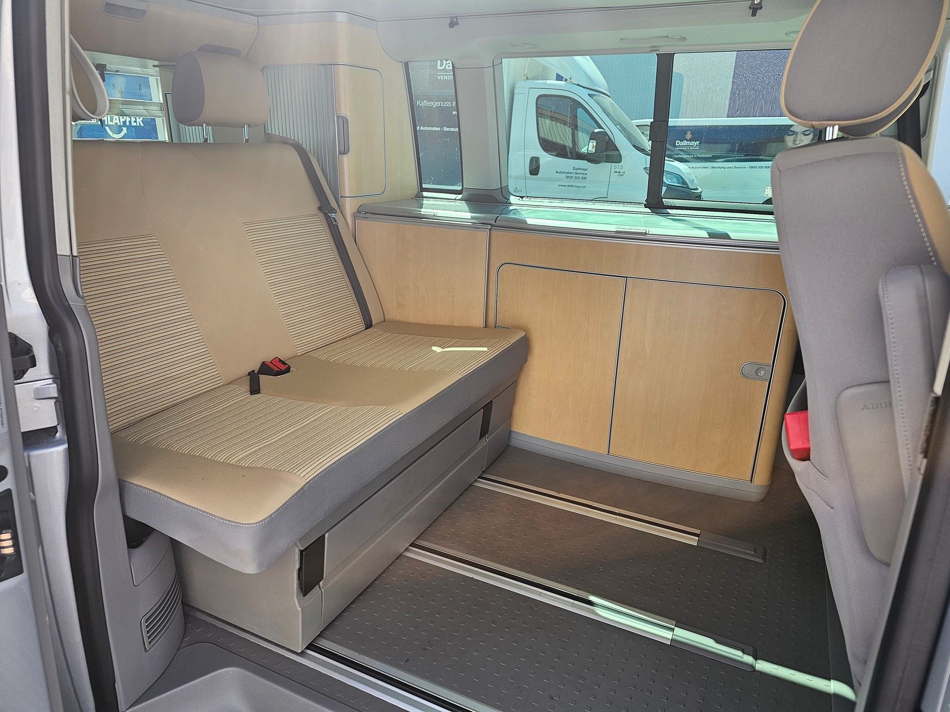 VW T5 California 2.5 TDI Automat-image-10