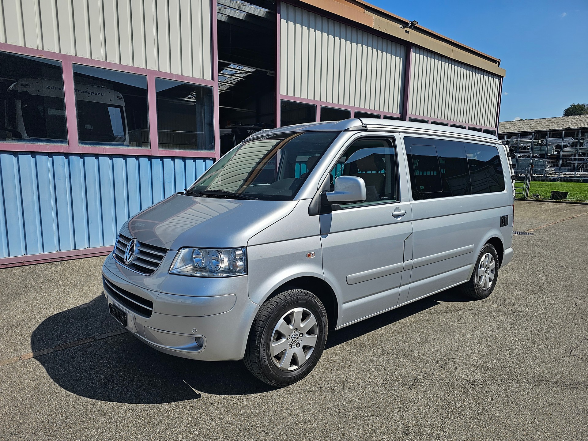 VW T5 California 2.5 TDI Automat-image-3