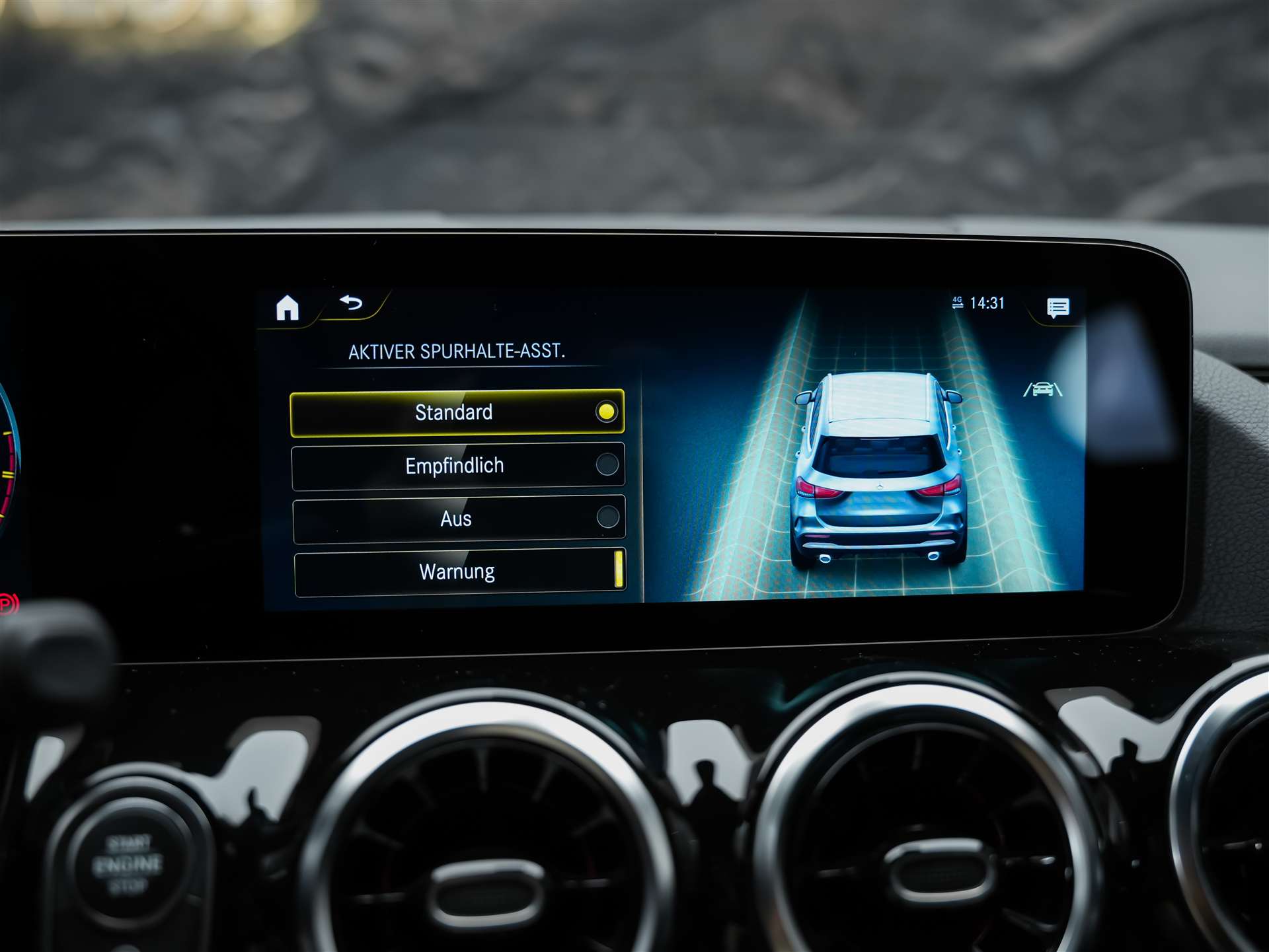MERCEDES-BENZ GLA 35 AMG 4Matic 8G-Speedshift DCT *ALL BLACK*AHK*Ambientebeleuchtung*-image-33