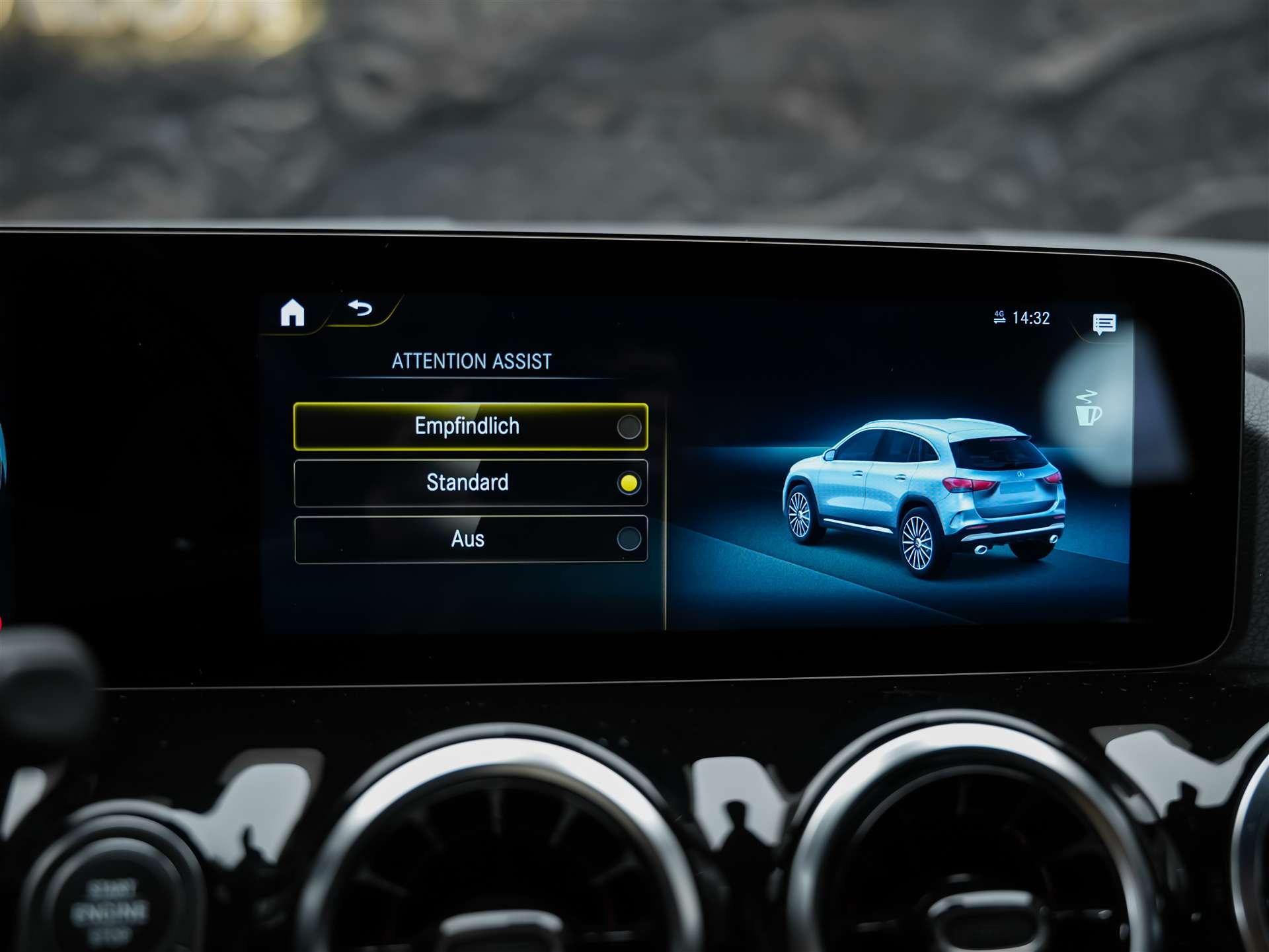 MERCEDES-BENZ GLA 35 AMG 4Matic 8G-Speedshift DCT *ALL BLACK*AHK*Ambientebeleuchtung*-image-35