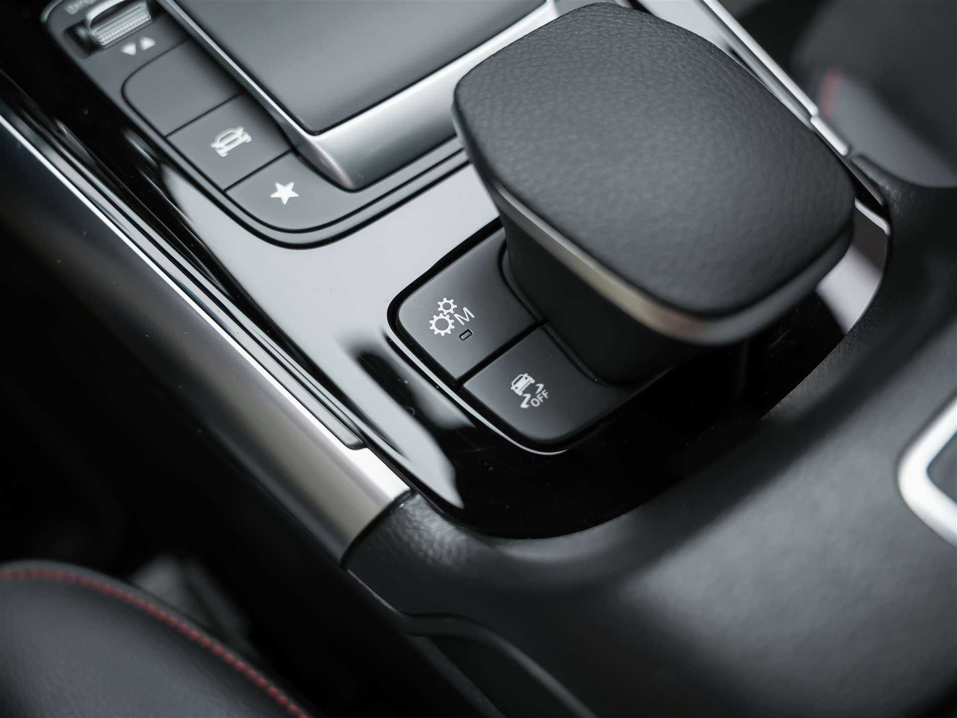 MERCEDES-BENZ GLA 35 AMG 4Matic 8G-Speedshift DCT *ALL BLACK*AHK*Ambientebeleuchtung*-image-21
