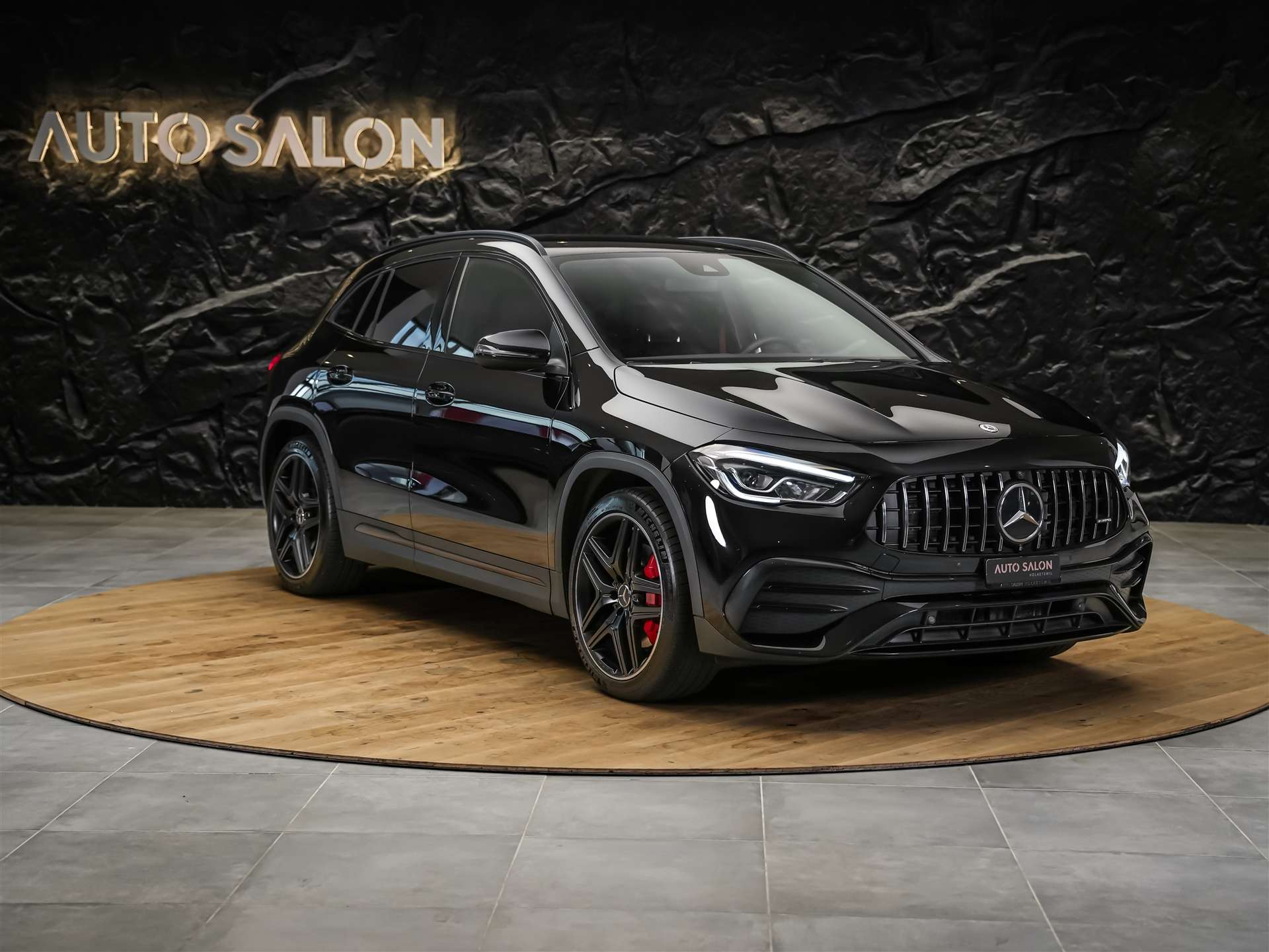 MERCEDES-BENZ GLA 35 AMG 4Matic 8G-Speedshift DCT *ALL BLACK*AHK*Ambientebeleuchtung*-image-5