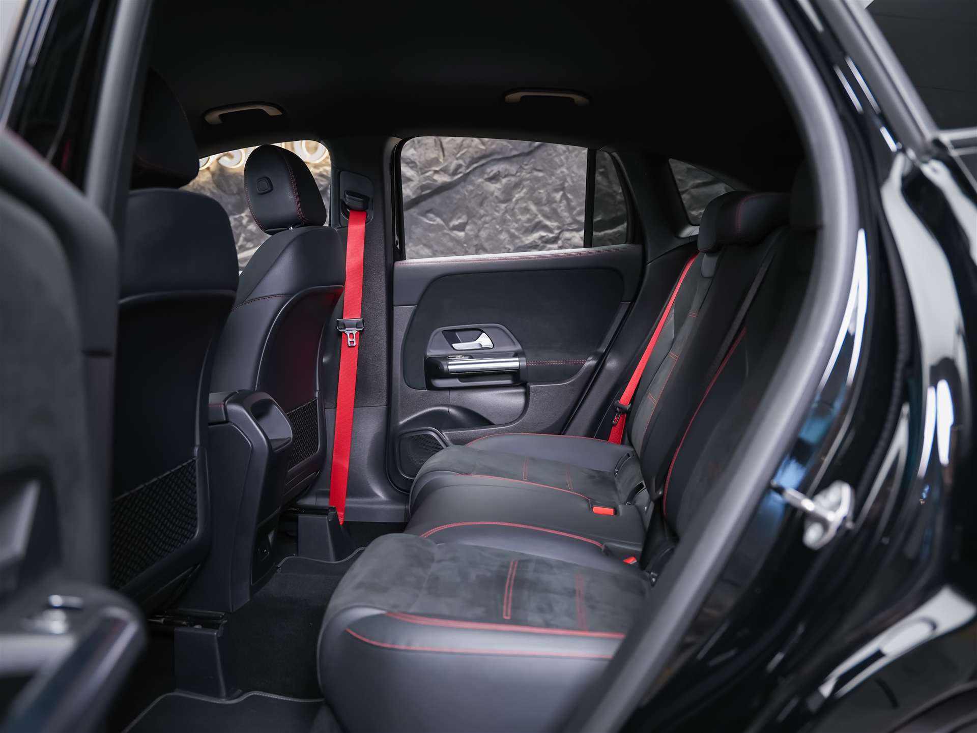 MERCEDES-BENZ GLA 35 AMG 4Matic 8G-Speedshift DCT *ALL BLACK*AHK*Ambientebeleuchtung*-image-11