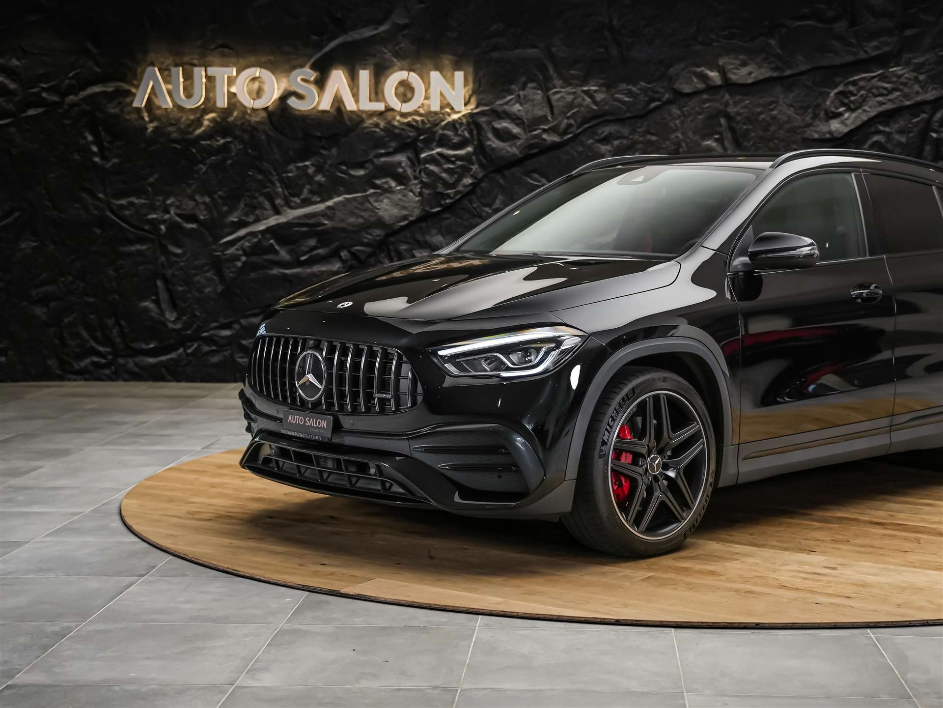 MERCEDES-BENZ GLA 35 AMG 4Matic 8G-Speedshift DCT *ALL BLACK*AHK*Ambientebeleuchtung*-image-13