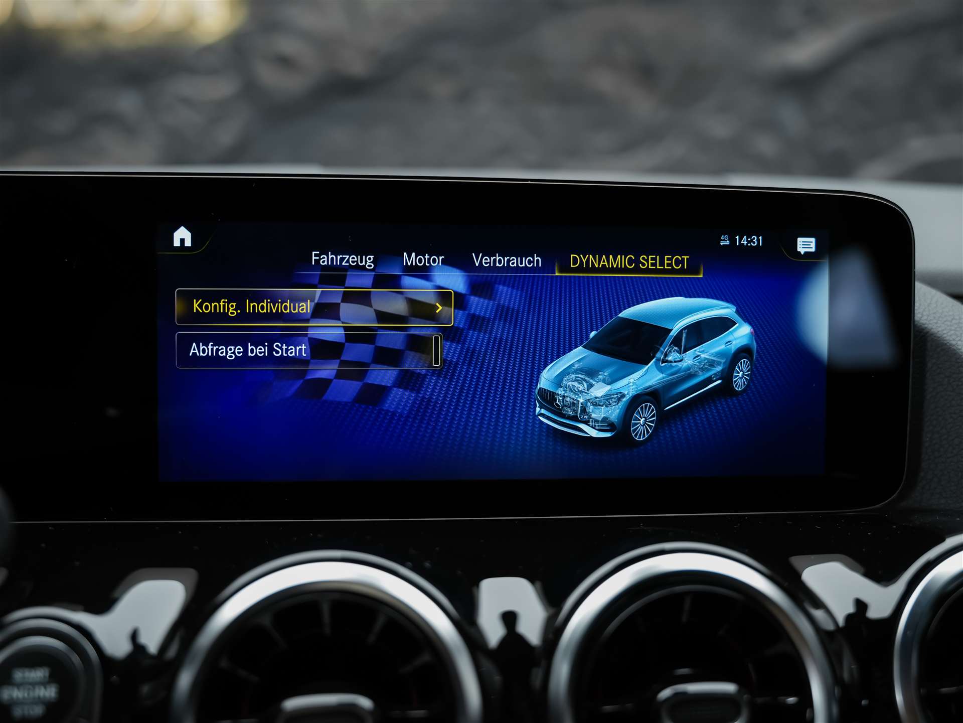 MERCEDES-BENZ GLA 35 AMG 4Matic 8G-Speedshift DCT *ALL BLACK*AHK*Ambientebeleuchtung*-image-31