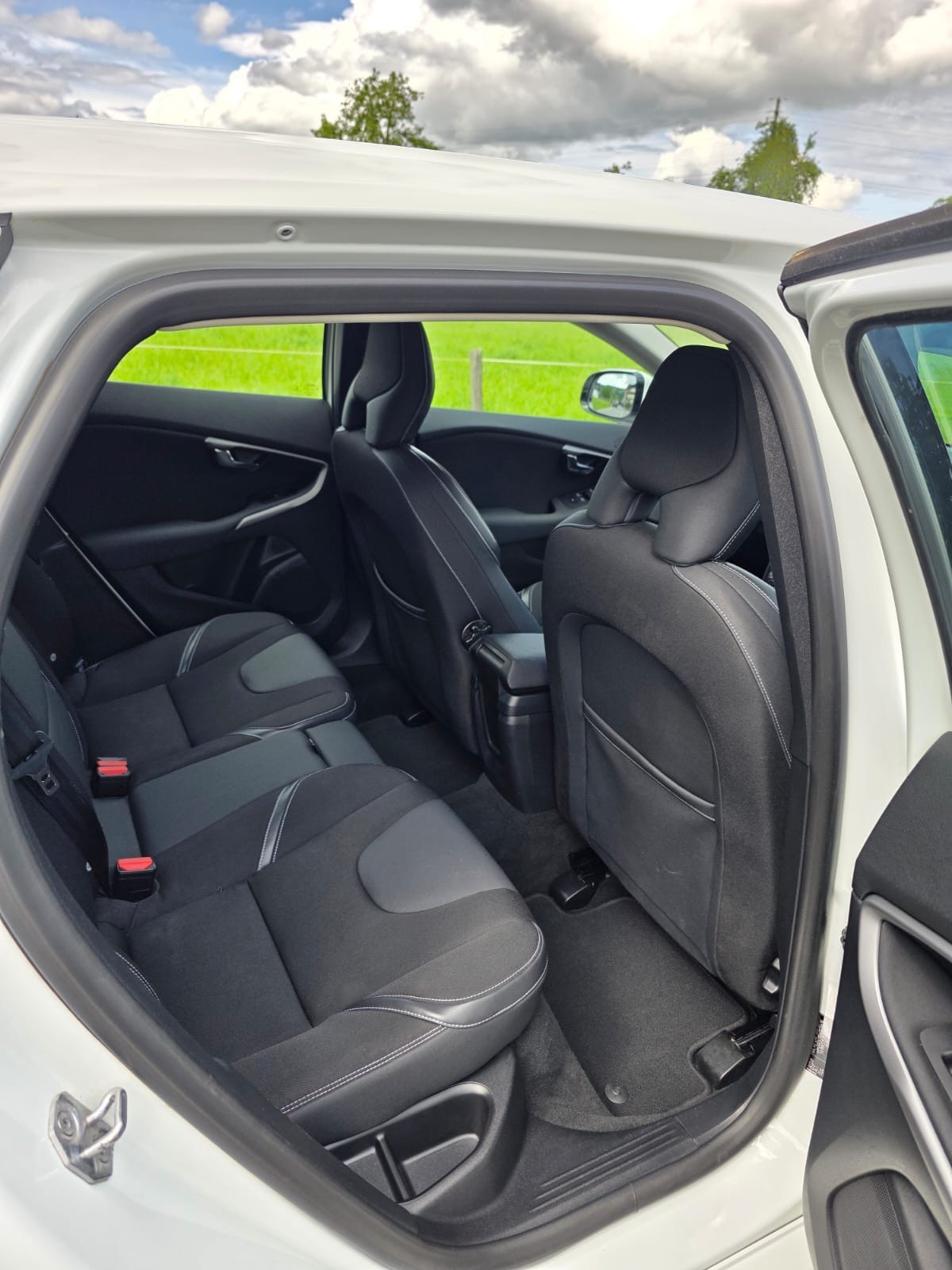VOLVO V40 D3 Momentum-image-9