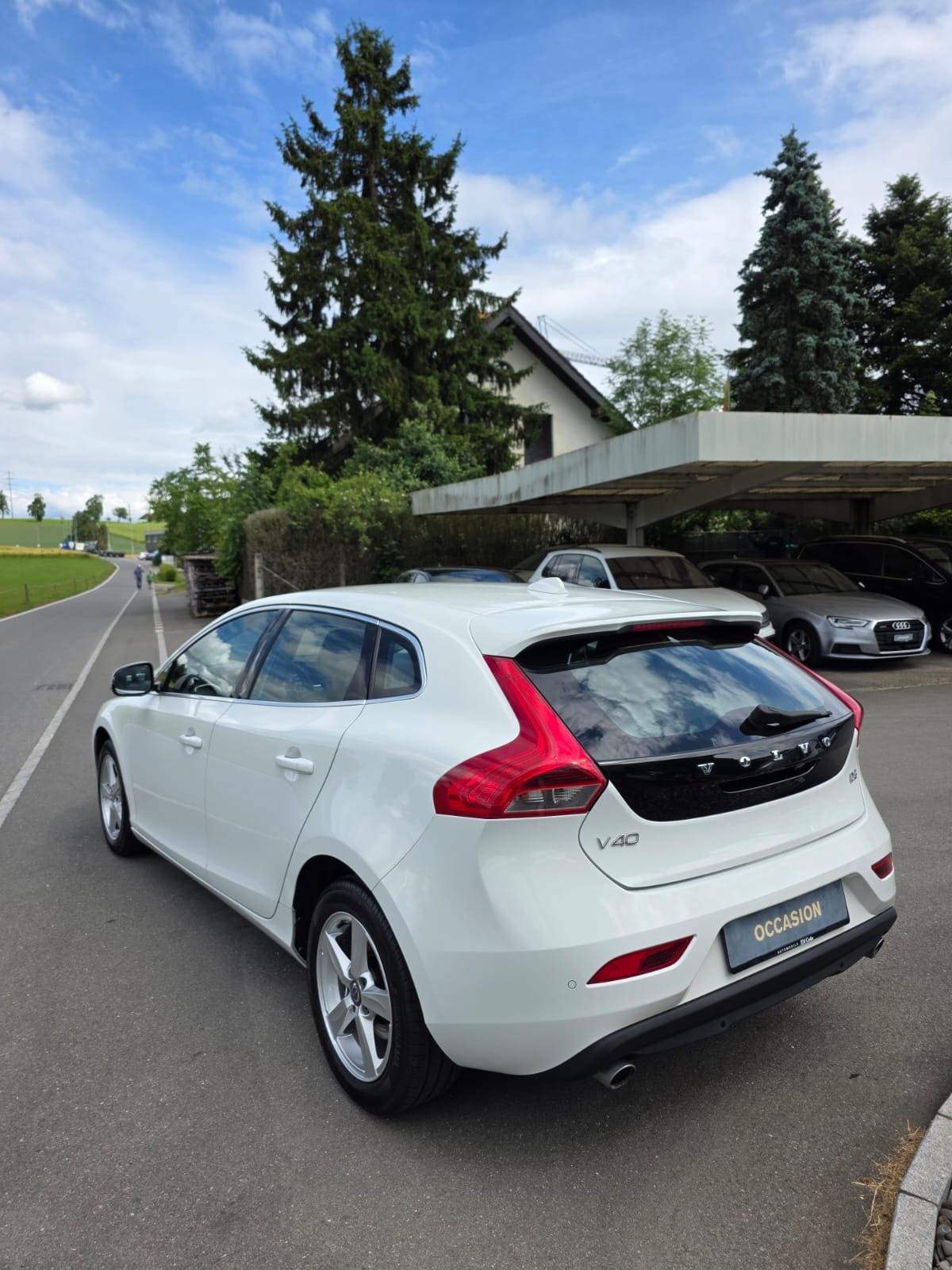 VOLVO V40 D3 Momentum-image-3
