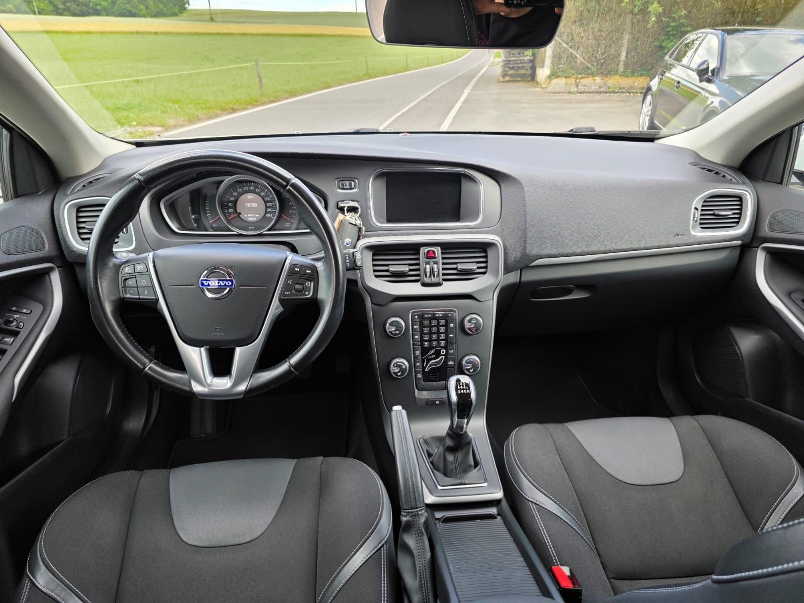 VOLVO V40 D3 Momentum-image-13