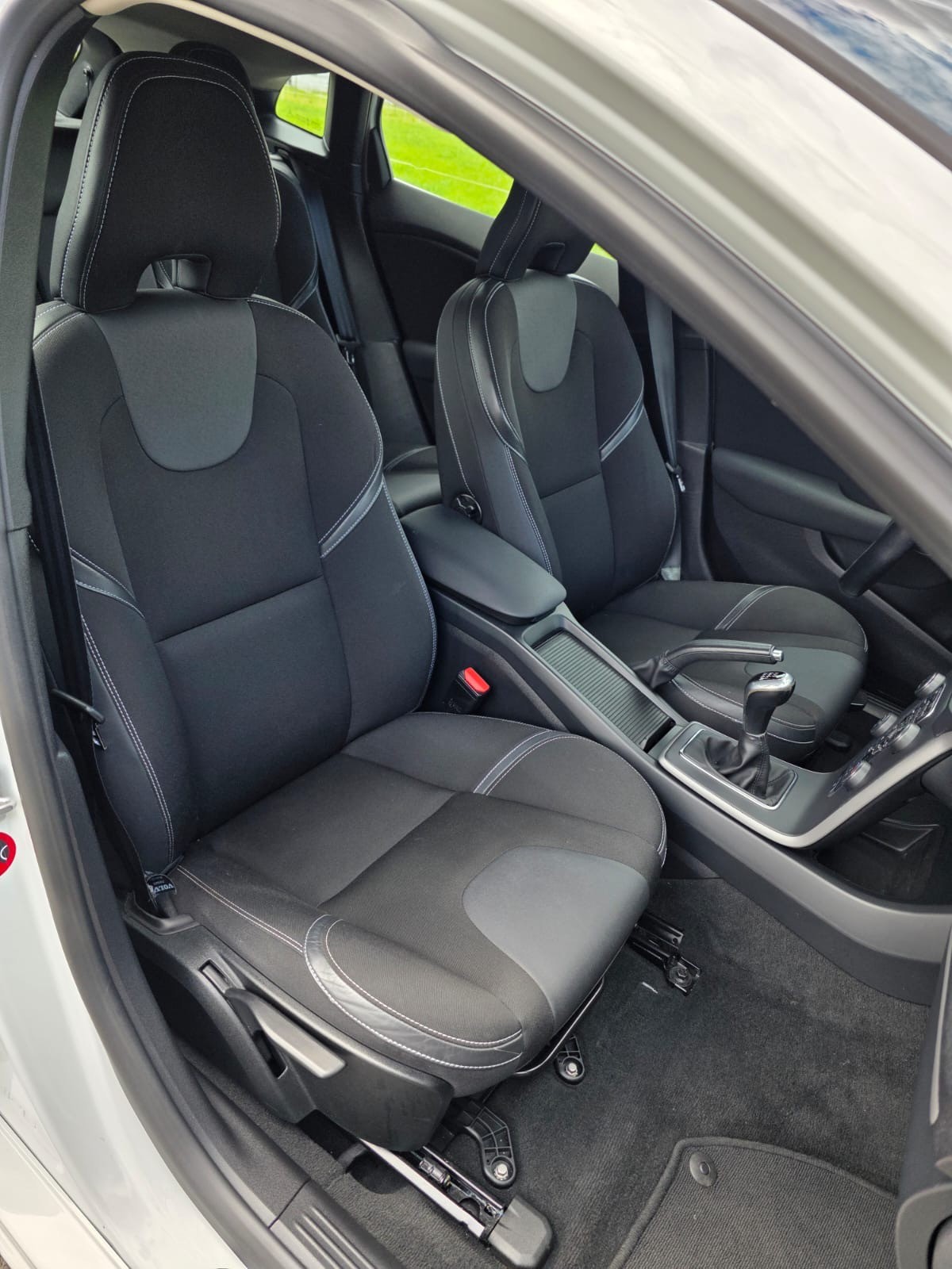 VOLVO V40 D3 Momentum-image-8