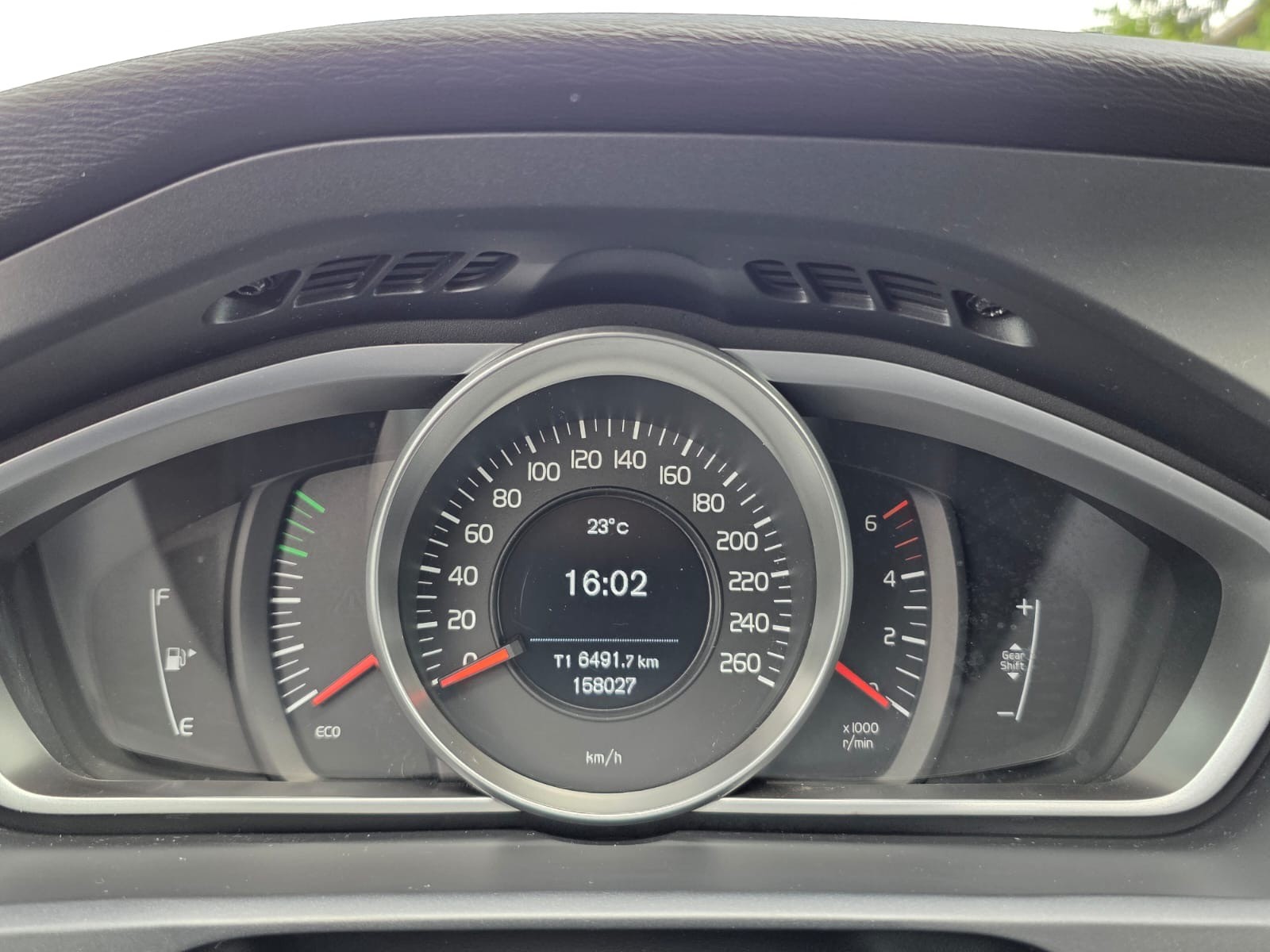 VOLVO V40 D3 Momentum-image-17