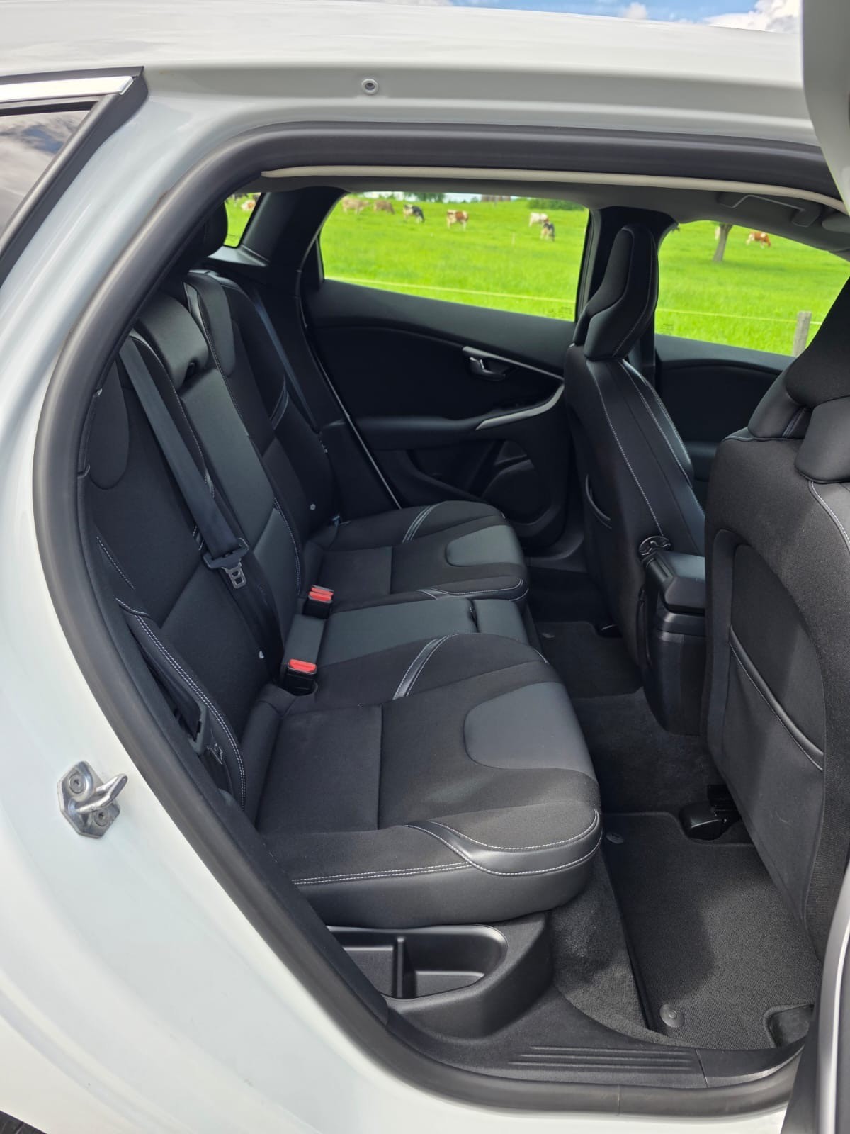 VOLVO V40 D3 Momentum-image-10