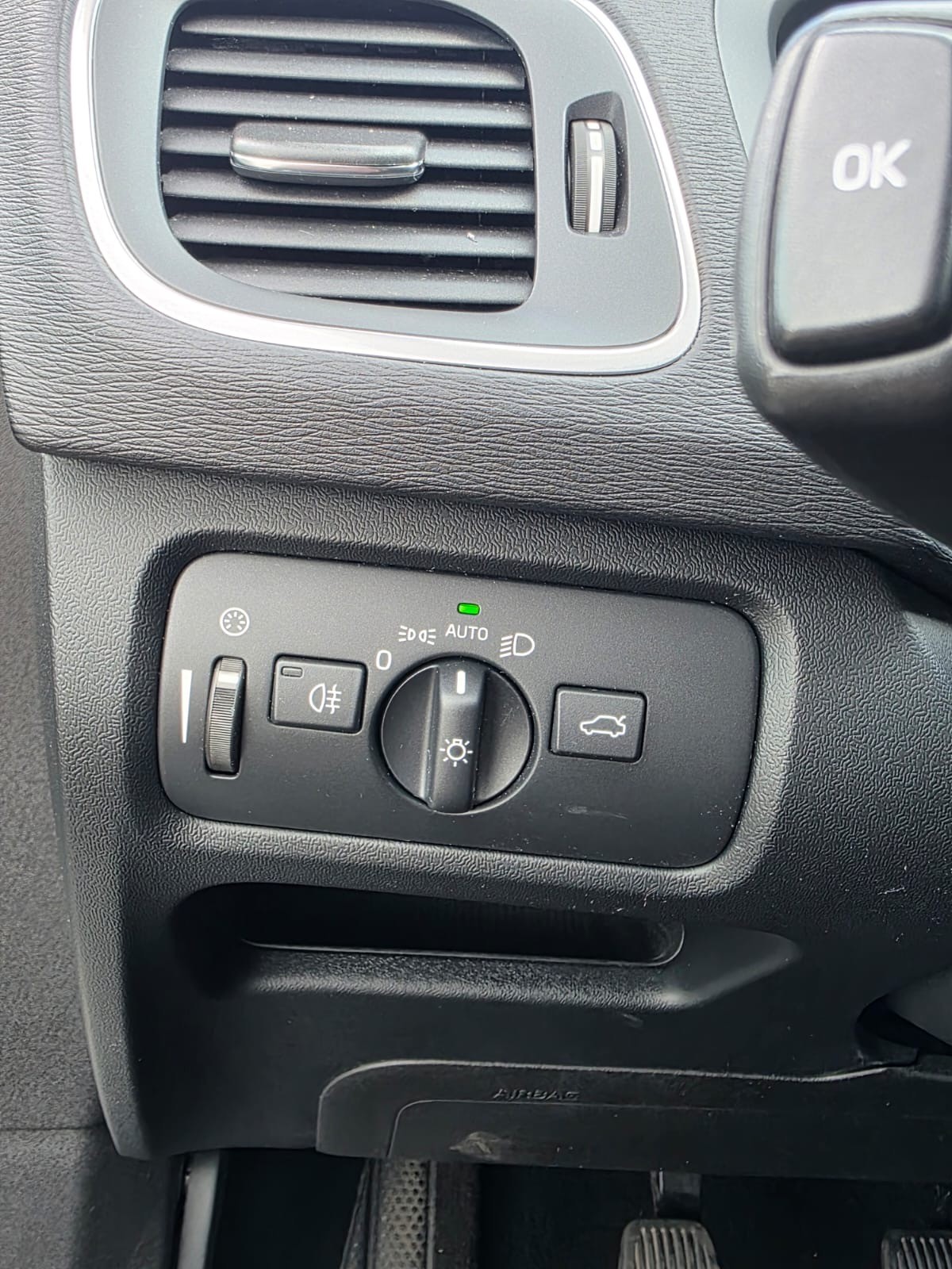 VOLVO V40 D3 Momentum-image-14