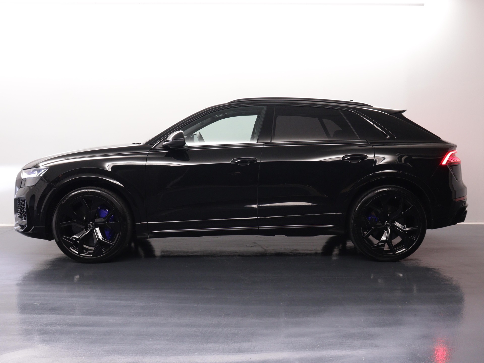 AUDI RS Q8 4.0 V8 TFSI quattro T-Tronic-image-2