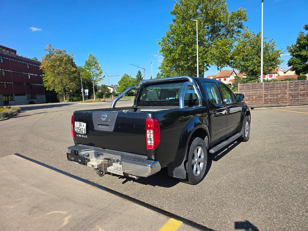 NISSAN Navara Double Cab SE 2.5 dCi 4WD Automat-image-6