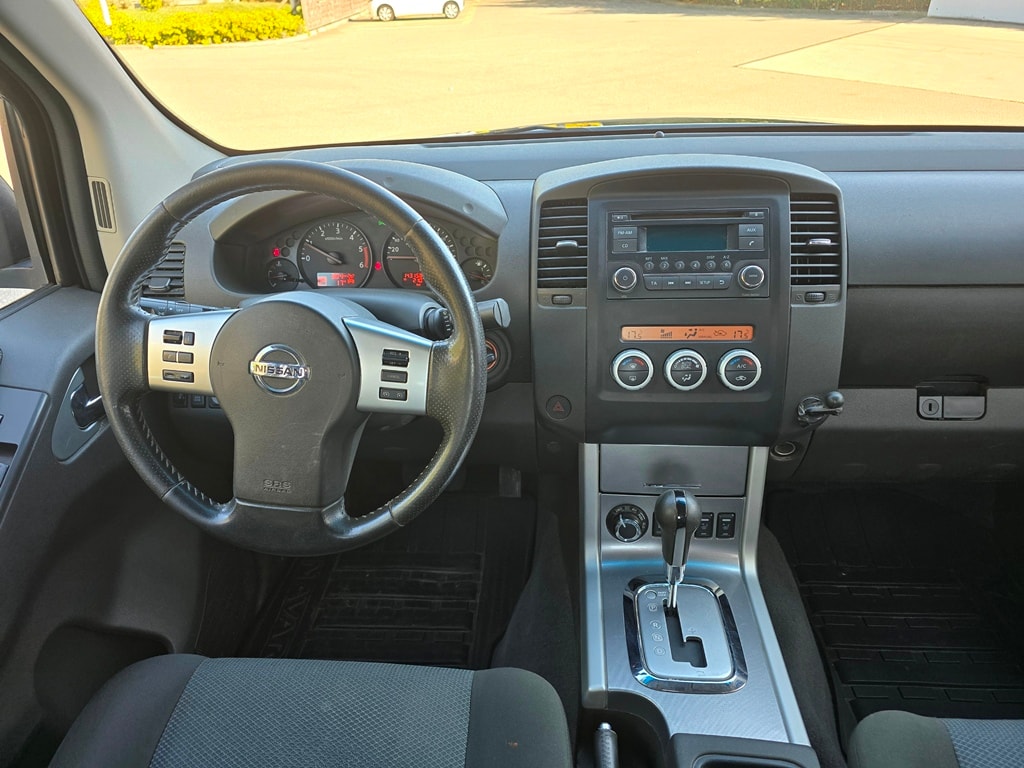 NISSAN Navara Double Cab SE 2.5 dCi 4WD Automat-image-17