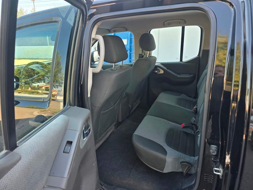 NISSAN Navara Double Cab SE 2.5 dCi 4WD Automat-image-13