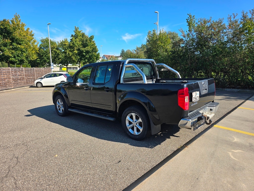 NISSAN Navara Double Cab SE 2.5 dCi 4WD Automat-image-4