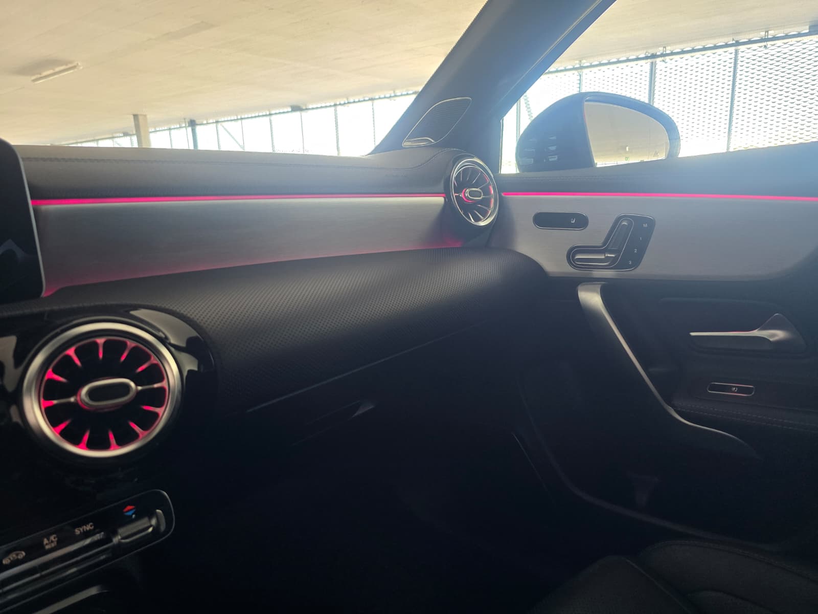 MERCEDES-BENZ A 35 AMG 4Matic Edition 1 Speedshift-image-13