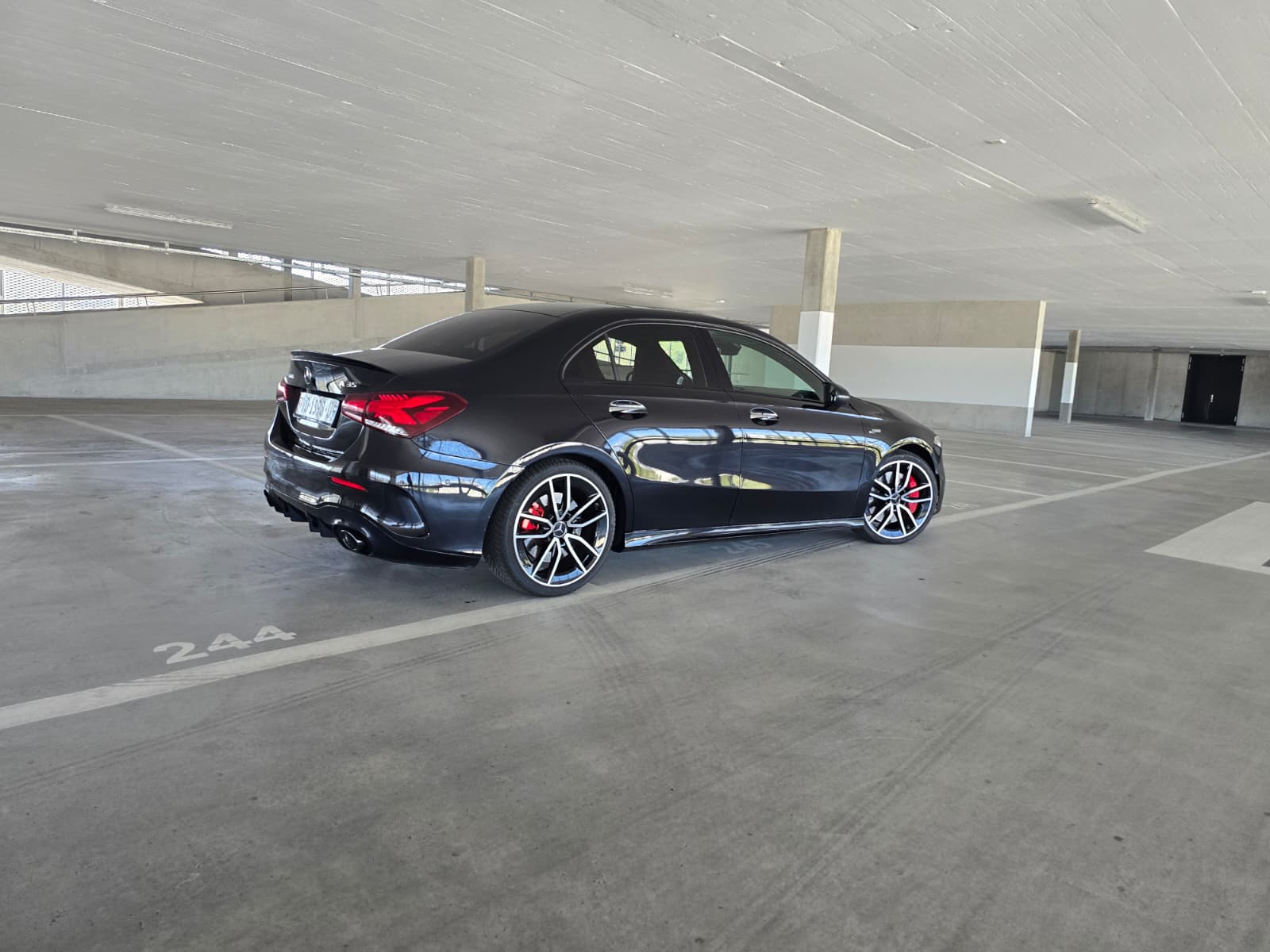 MERCEDES-BENZ A 35 AMG 4Matic Edition 1 Speedshift-image-3