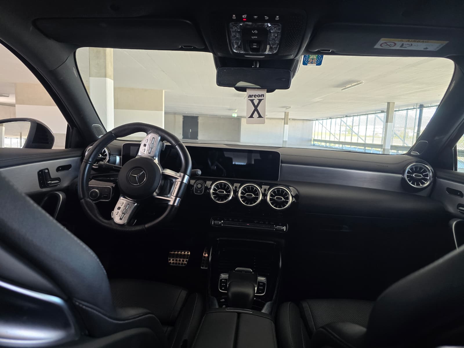 MERCEDES-BENZ A 35 AMG 4Matic Edition 1 Speedshift-image-12