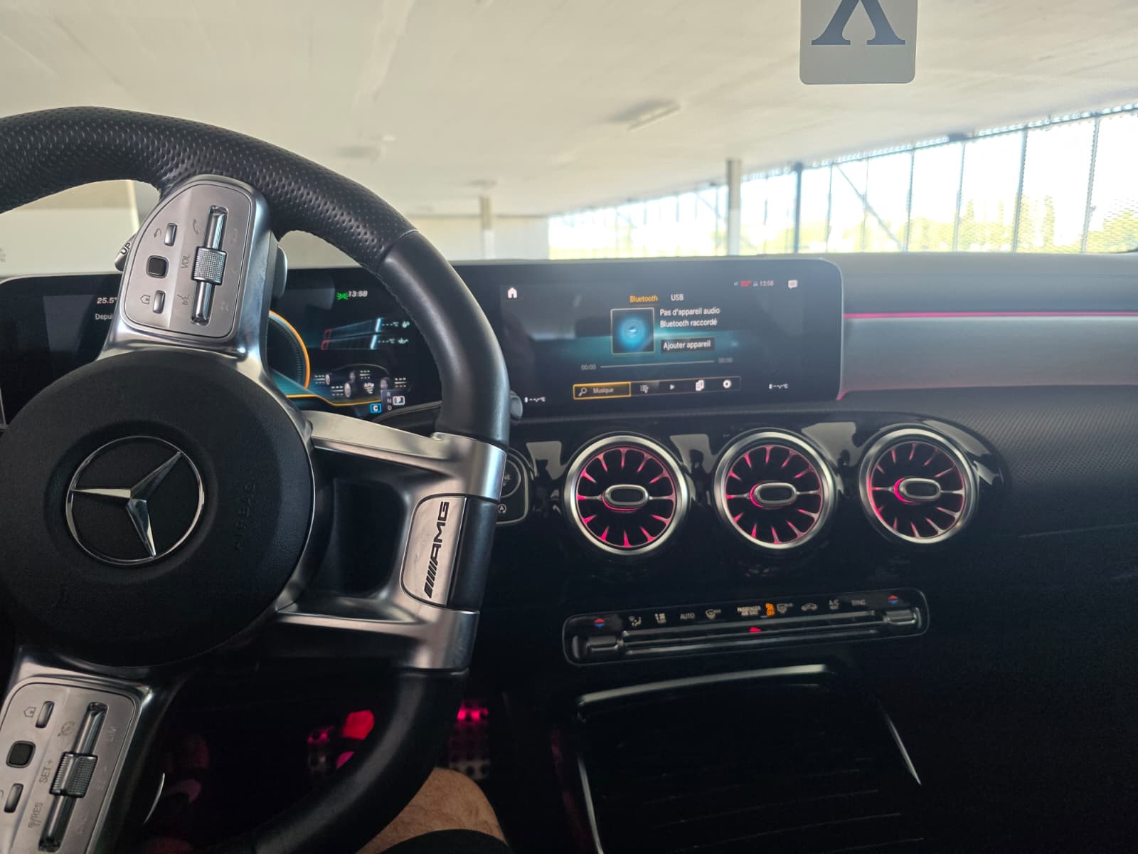 MERCEDES-BENZ A 35 AMG 4Matic Edition 1 Speedshift-image-9