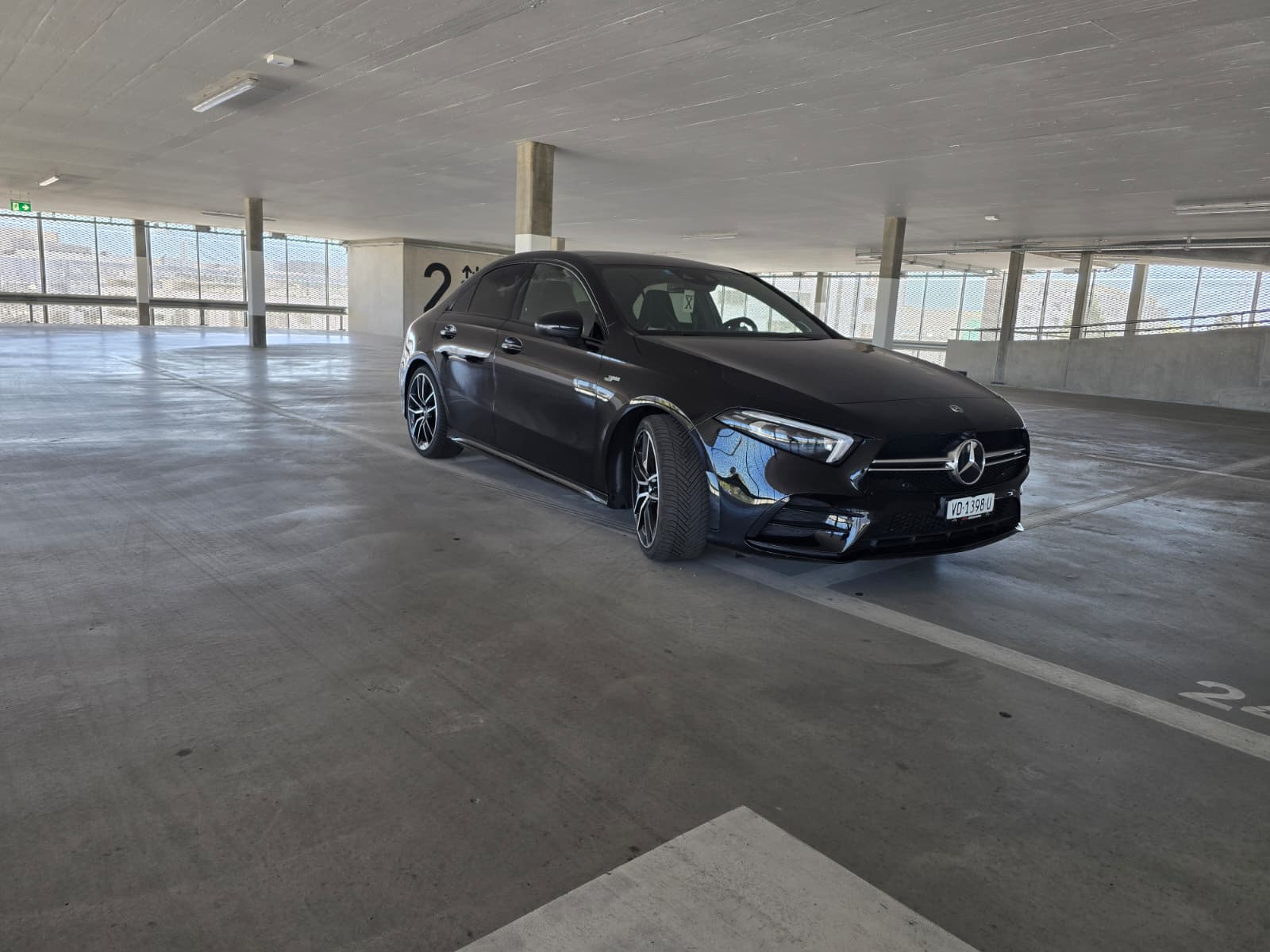 MERCEDES-BENZ A 35 AMG 4Matic Edition 1 Speedshift-image-1