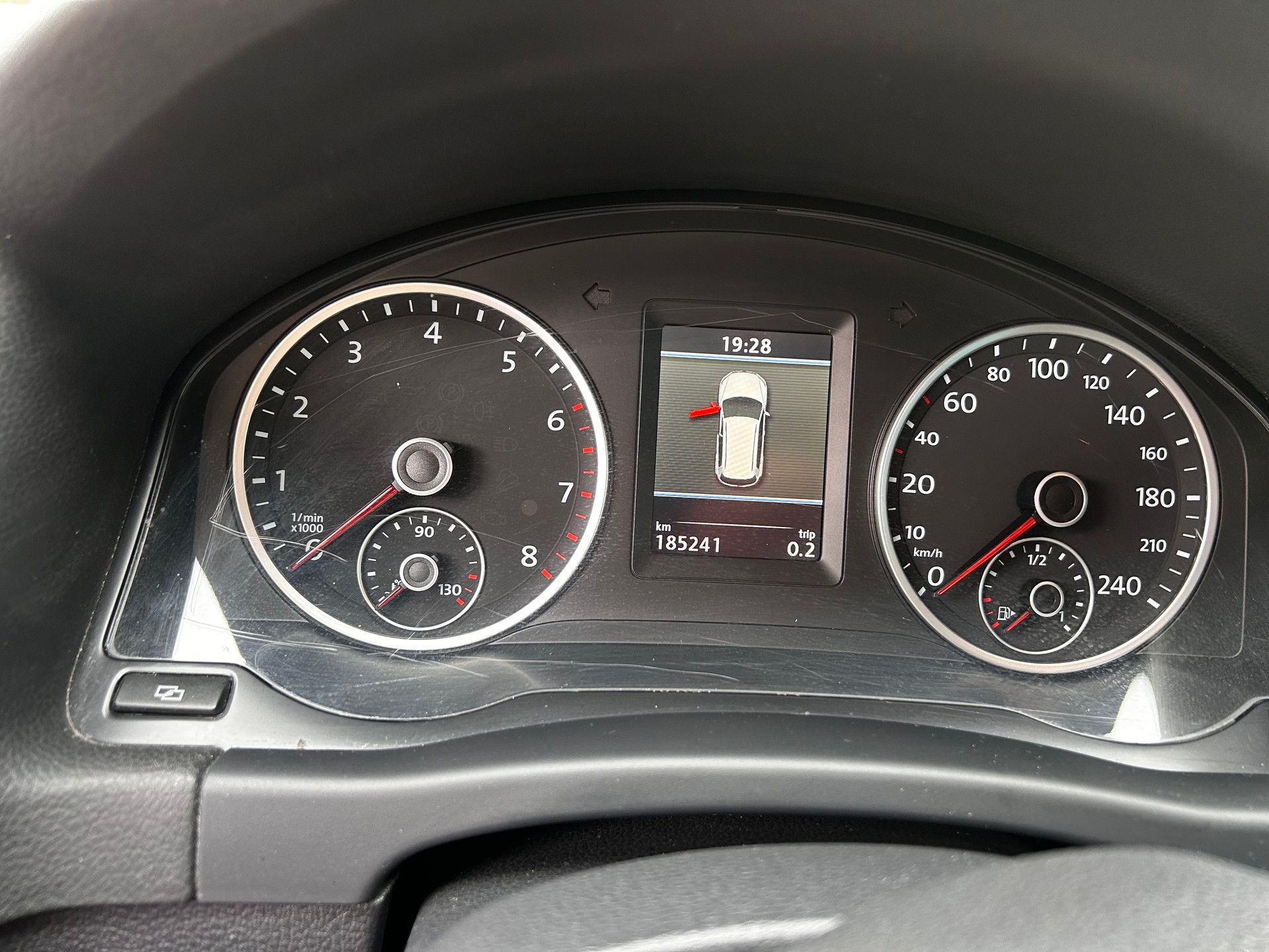VW Tiguan 2.0 TSI Track&Style 4Motion-image-11