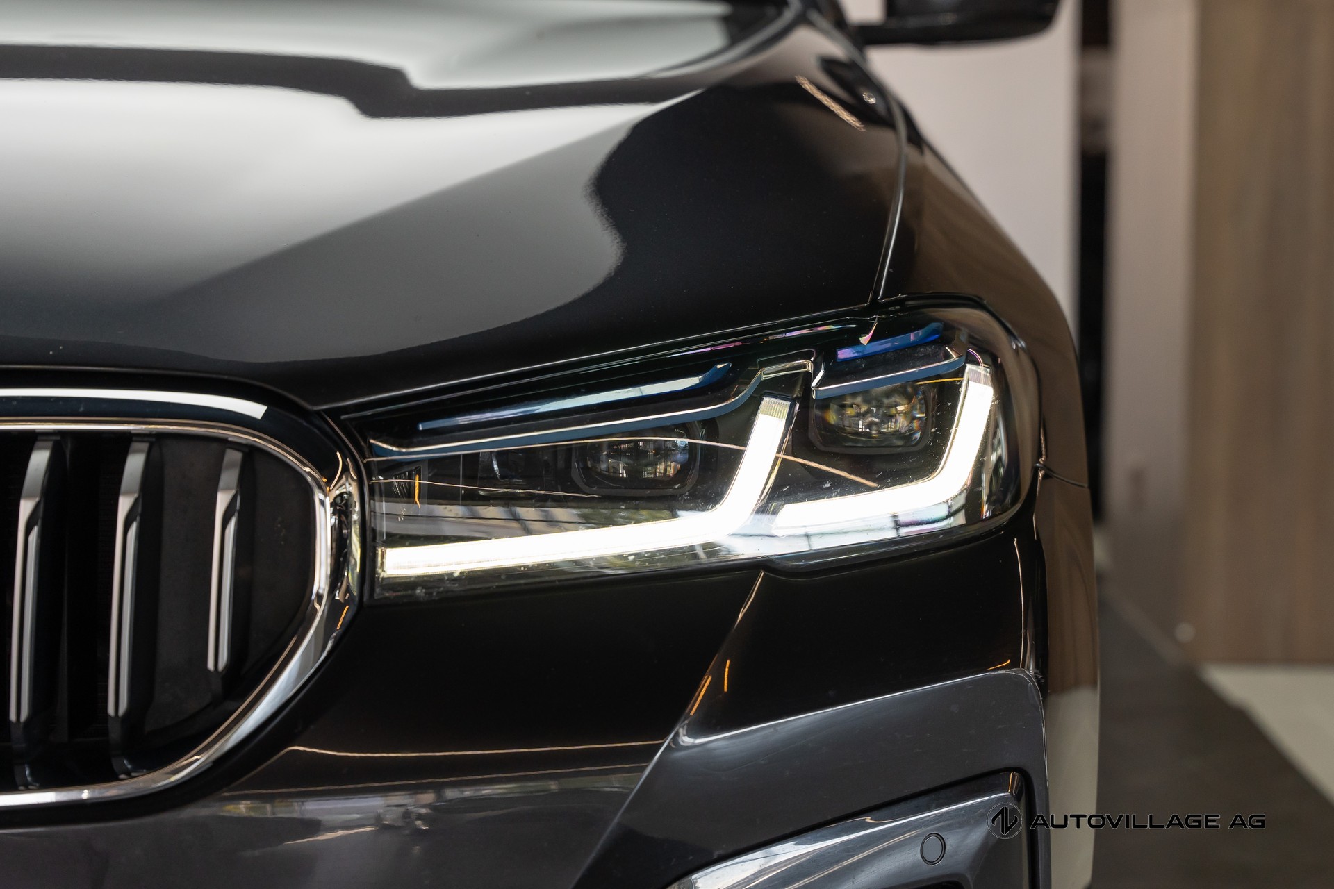 BMW 545e xDrive Pure M Sport Steptronic-image-18