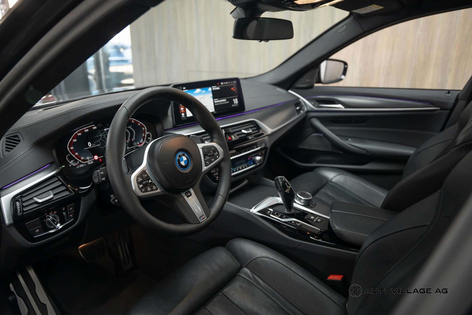 BMW 545e xDrive Pure M Sport Steptronic-image-1