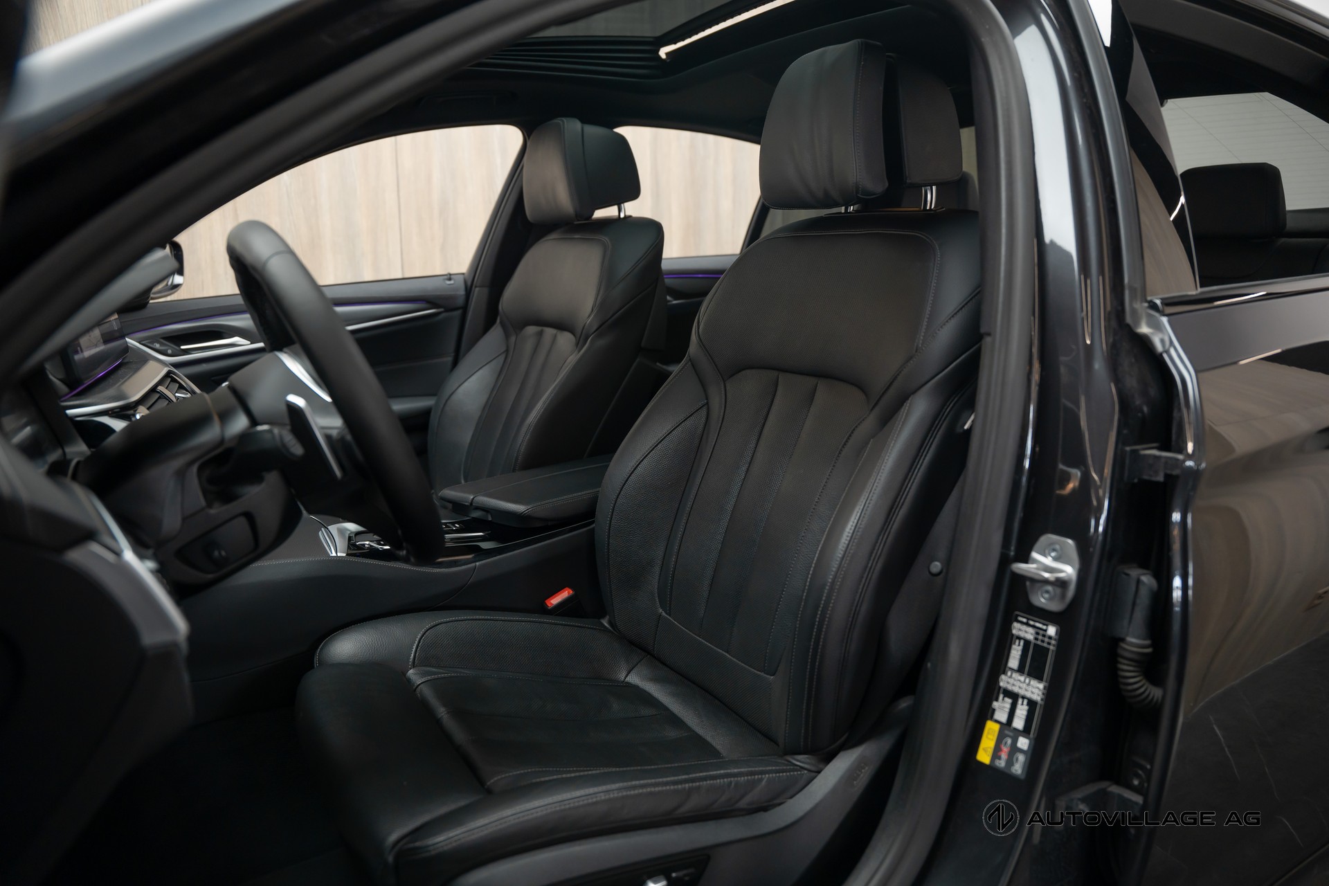 BMW 545e xDrive Pure M Sport Steptronic-image-3